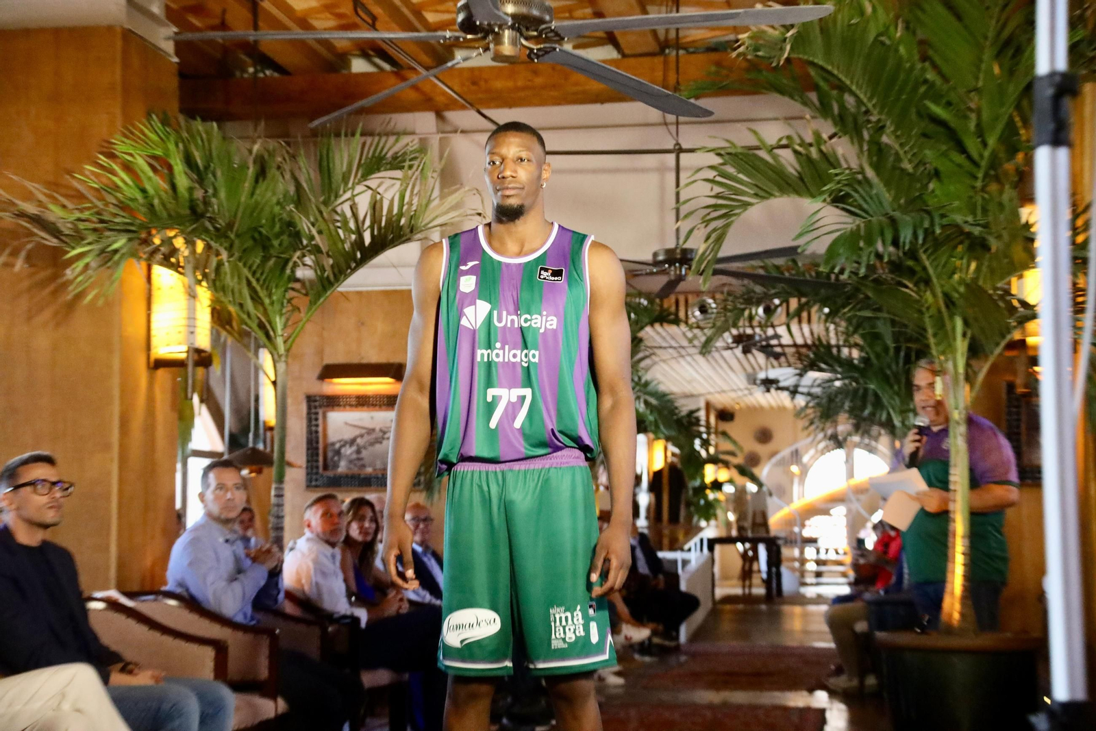 La presentación de las nuevas equipaciones del Unicaja, en fotos