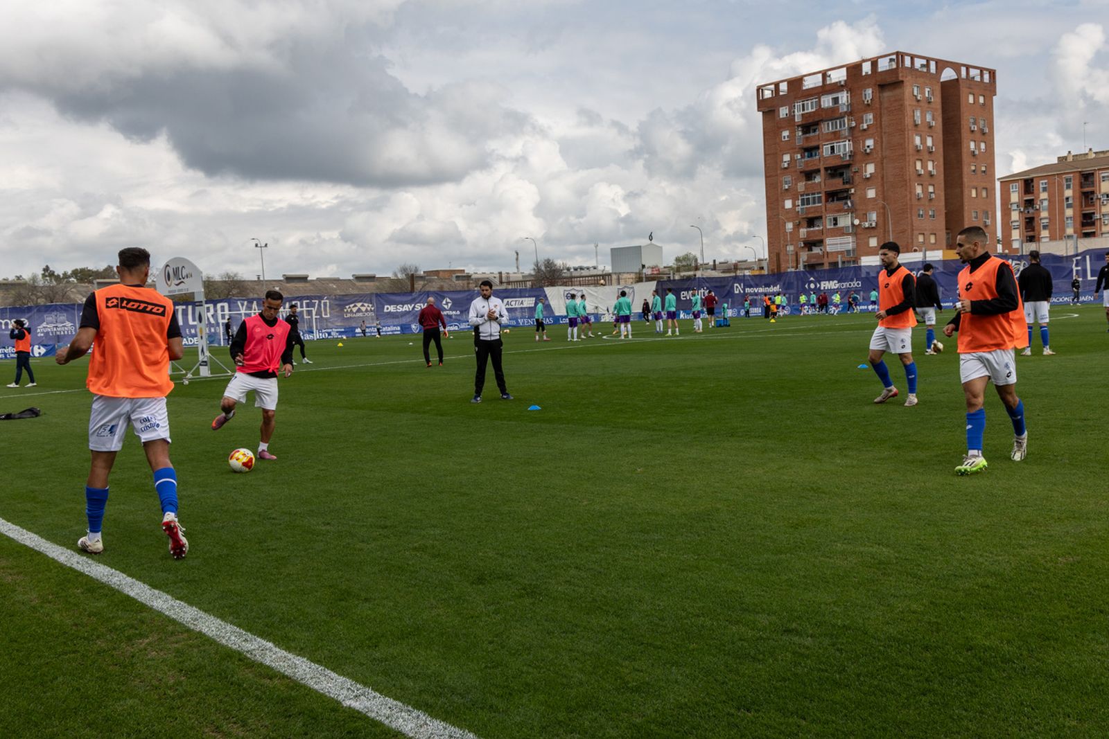 Las mejores imágenes del empate en el derbi entre Linares Deportivo y Real Jaén