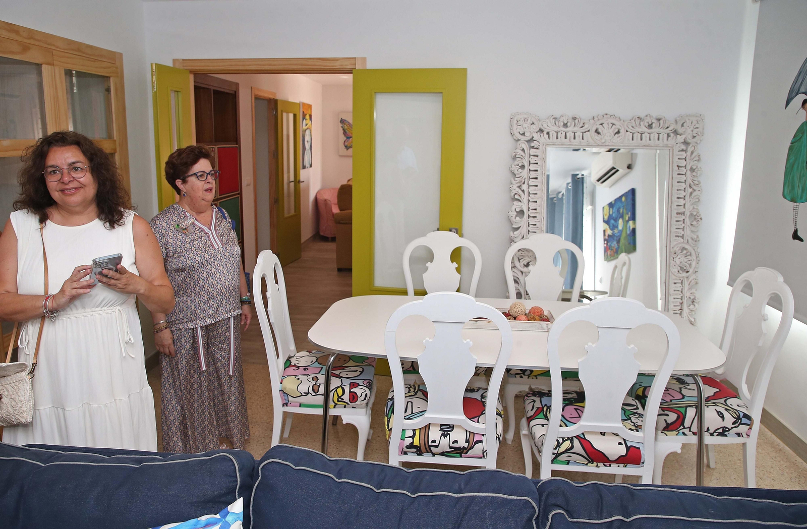 La inauguración de las nuevas viviendas tuteladas de Apadis, en imágenes