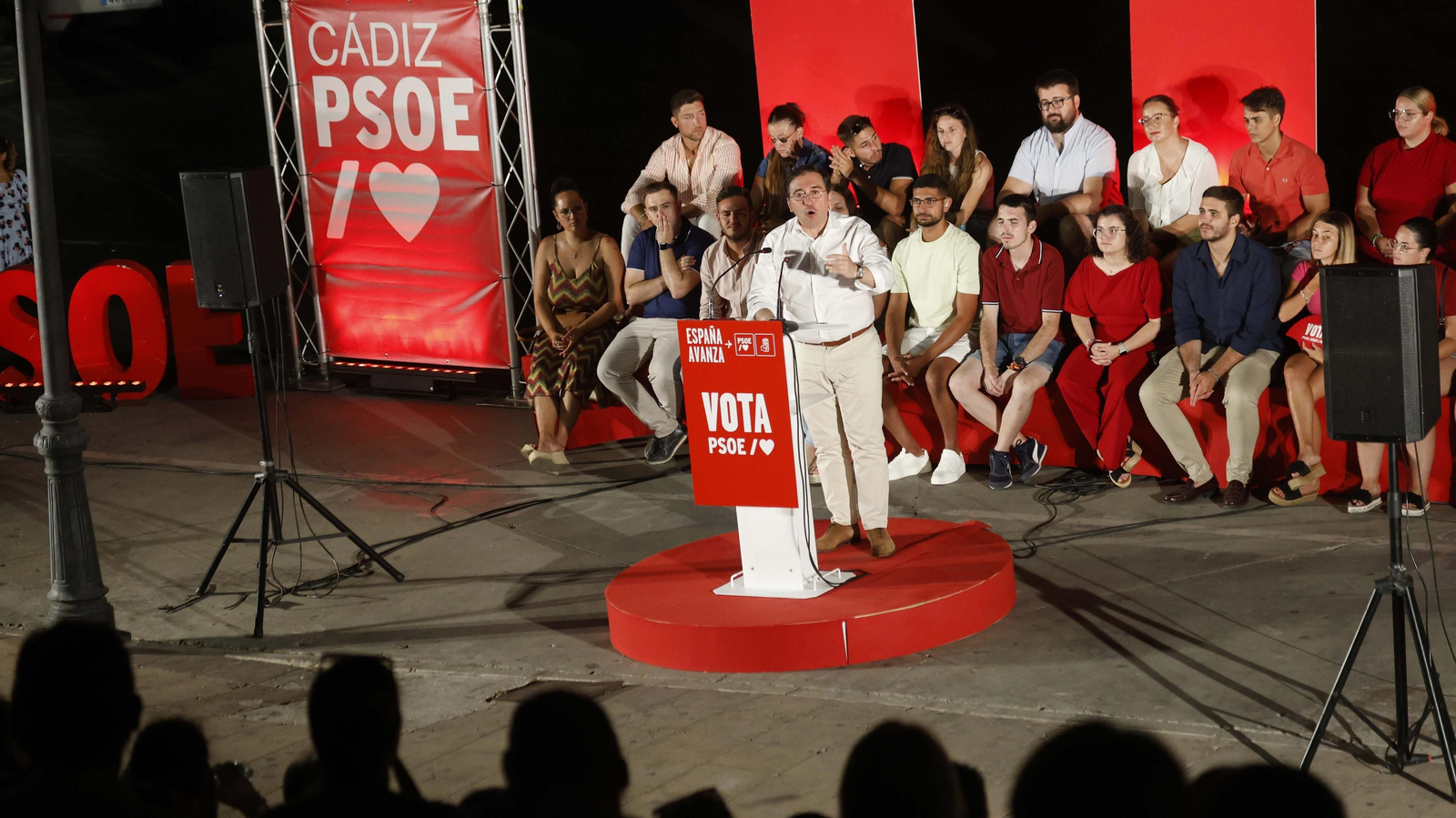 Las fotos del ministro Jose Manuel Albares durante el mitin en San Roque