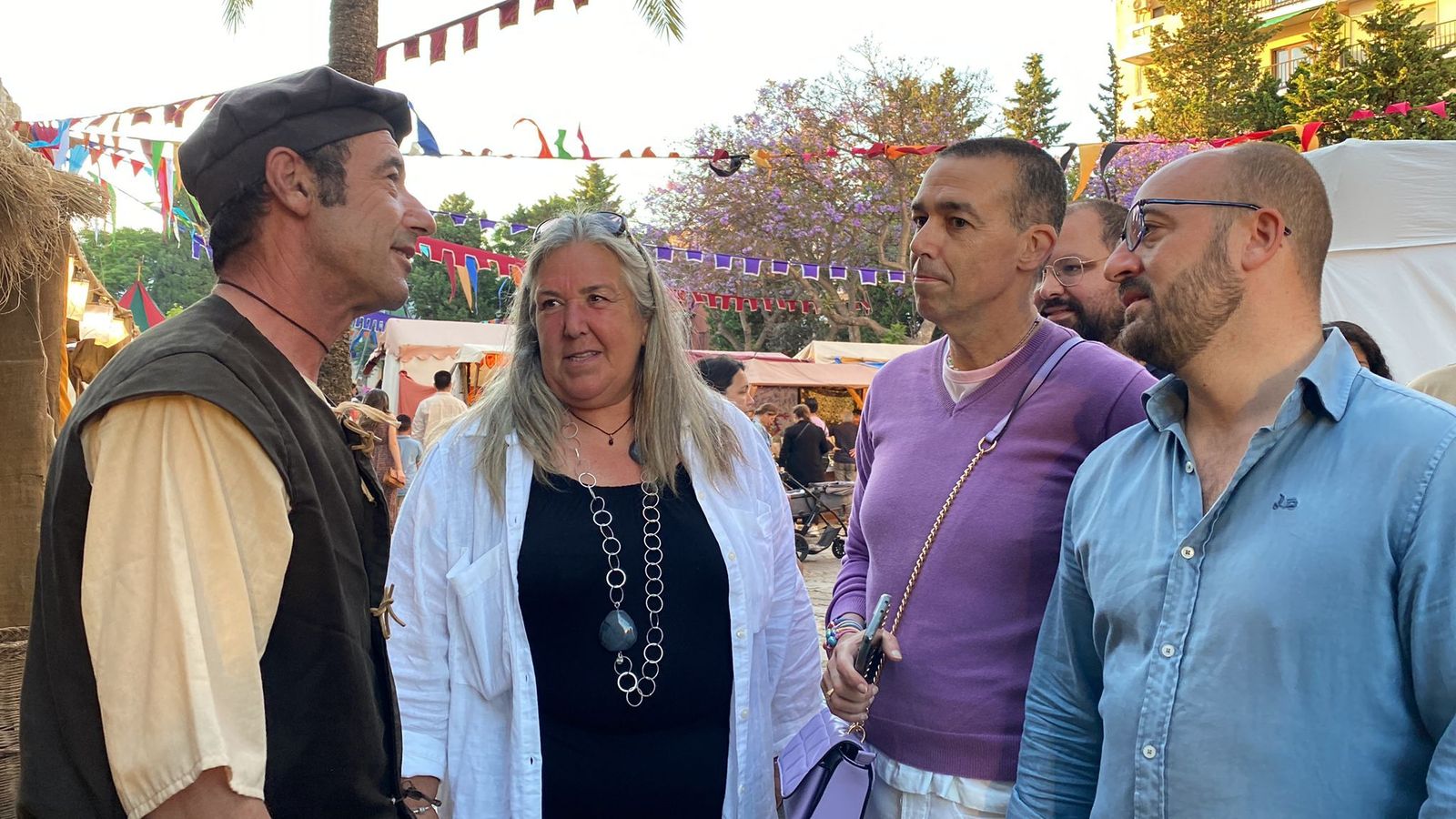 El alcalde Germán Beardo, asistió junto a los concejales a la inauguración del evento.