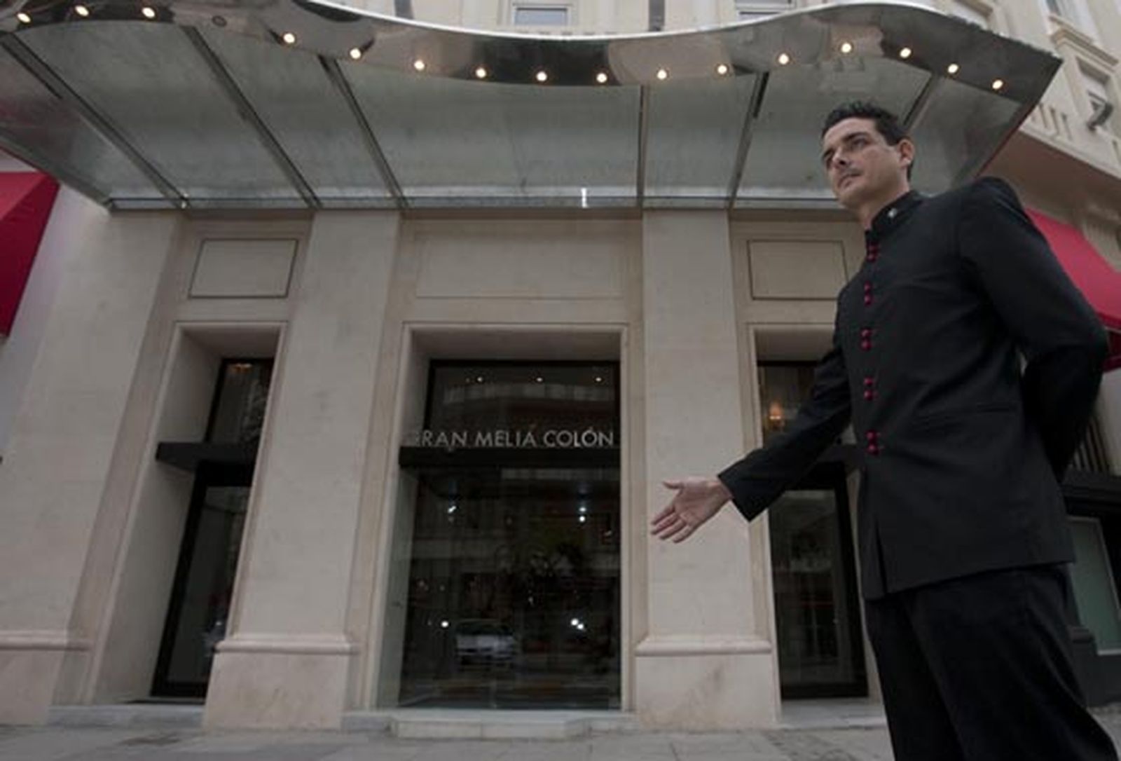 Puerta principal del Gran Mélia Colón.  Foto: Jaime Martinez