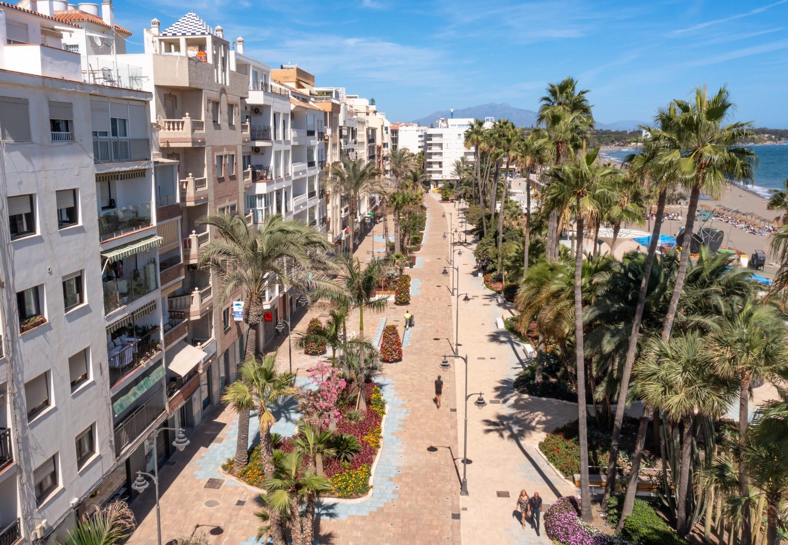 El primer tramo peatonalizado de la avenida de España terminado.
