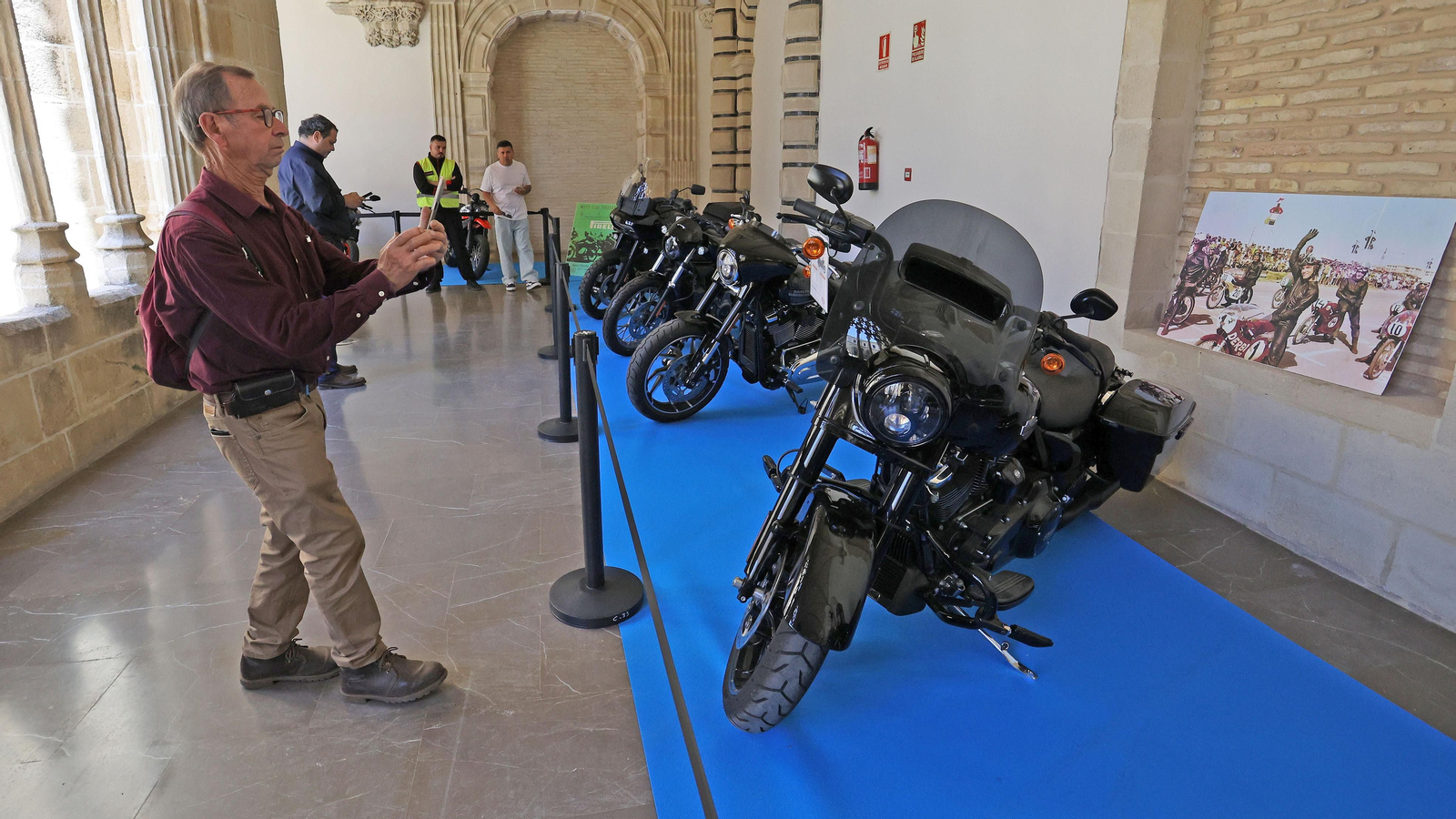 Exposición de motos clásicas y últimas novedades en Jerez por el Gran Premio