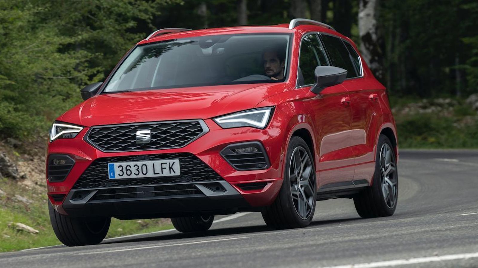 El nivel de equipamiento FR cuenta de serie con el paquete XS, de diferente composición que los XM del resto de niveles.