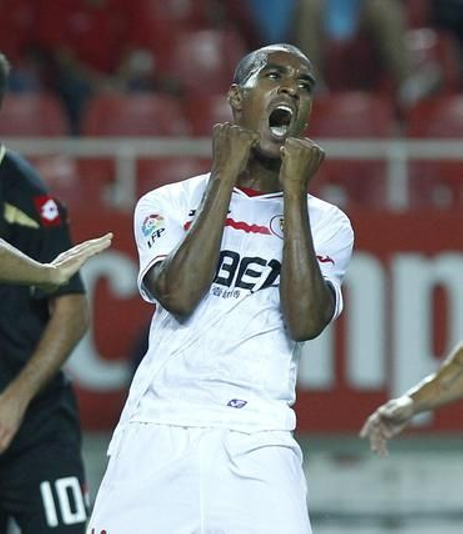 El Sevilla no puede superar al Deportivo de la Couruña en el Sánchez Pizjuán. / Antonio Pizarro