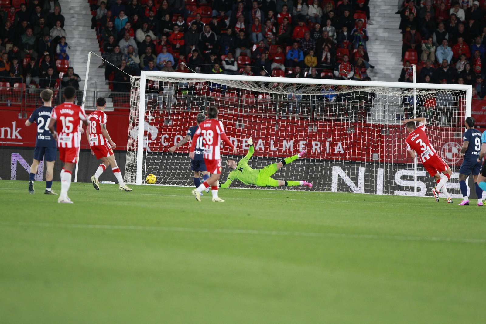 Las mejores imágenes del partido U.D. Almería-Atlético de Madrid