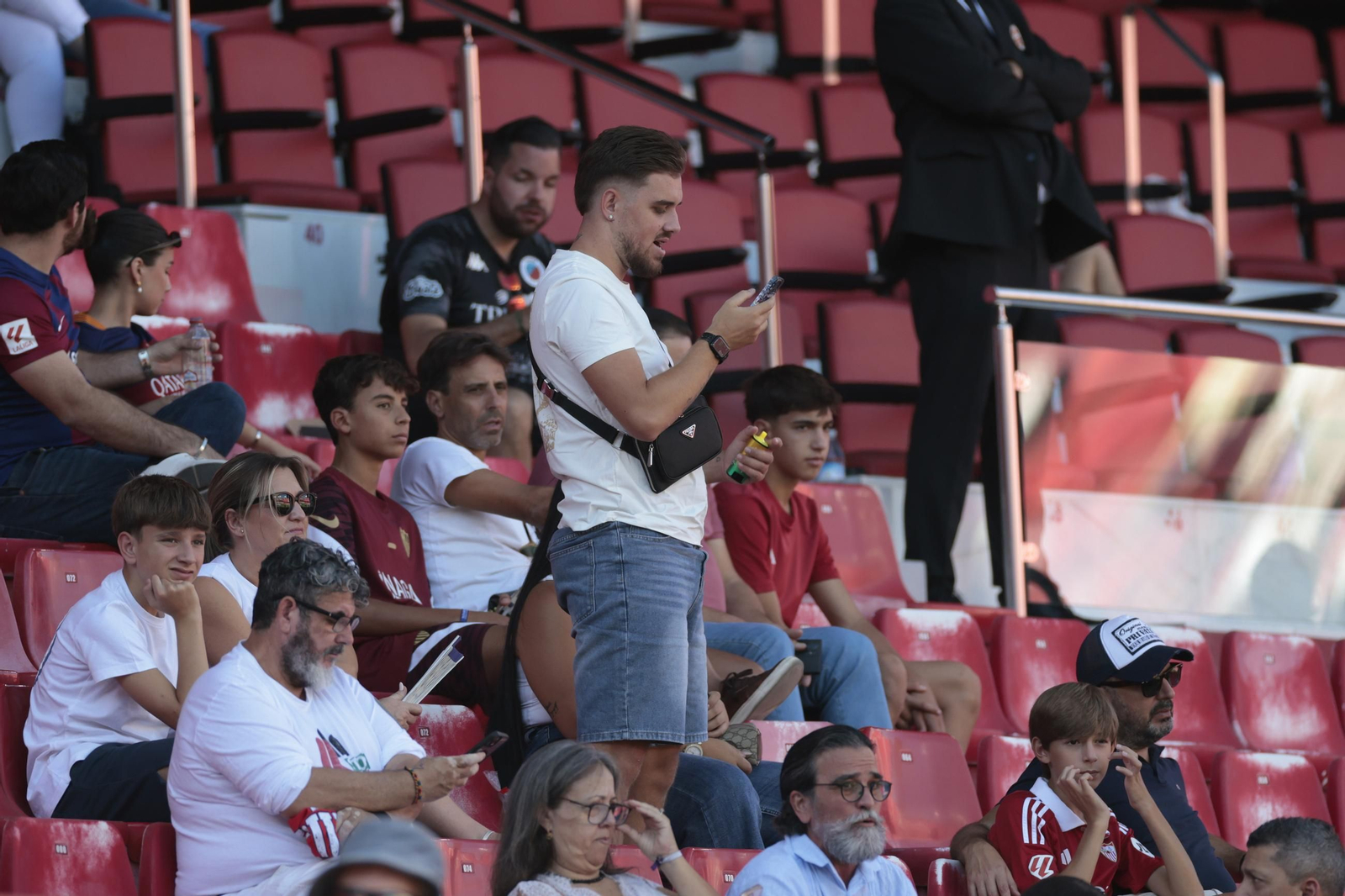 Búscate en las fotos del Sevilla FC - Barcelona