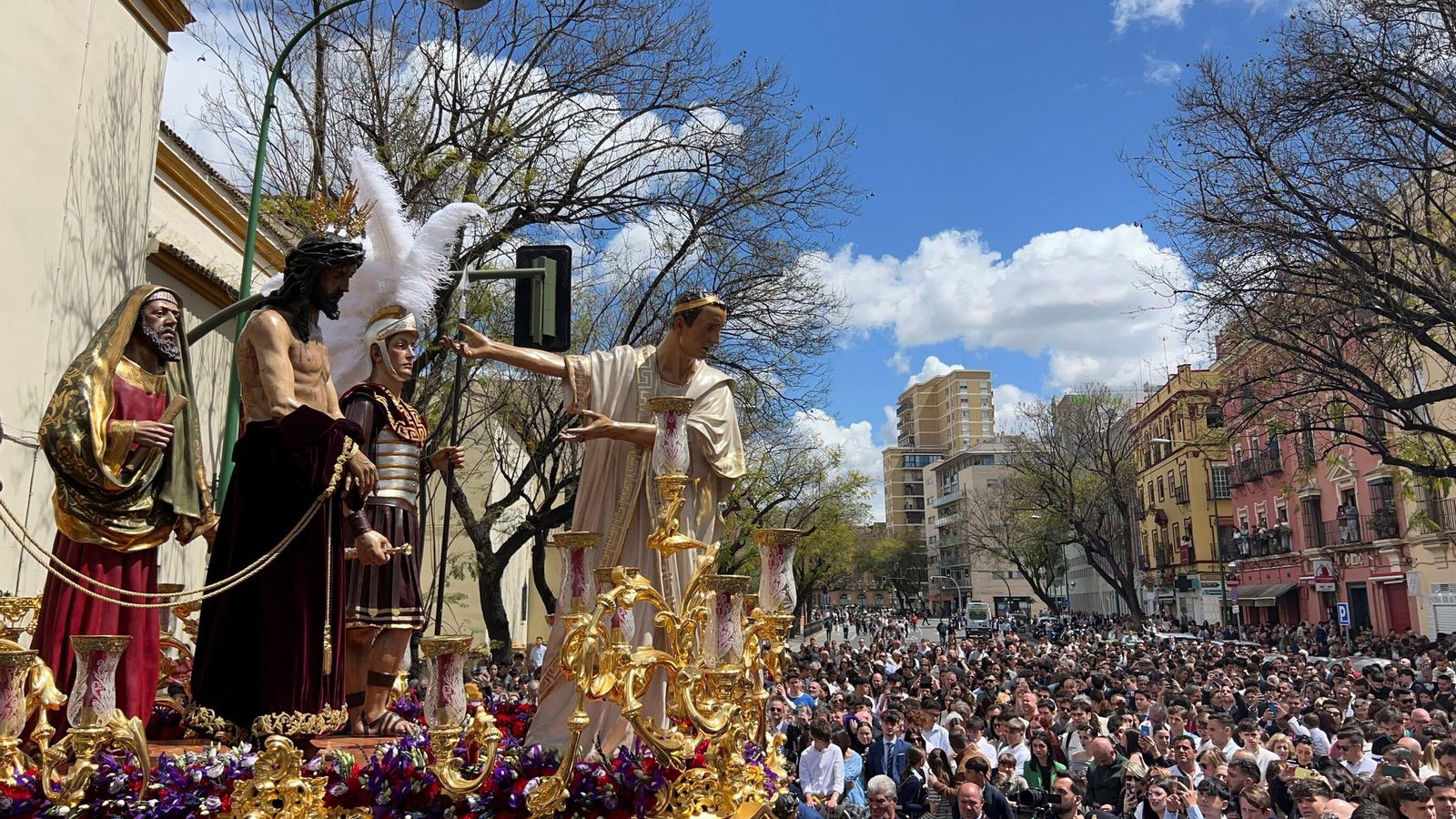 Presentado a Sevilla.