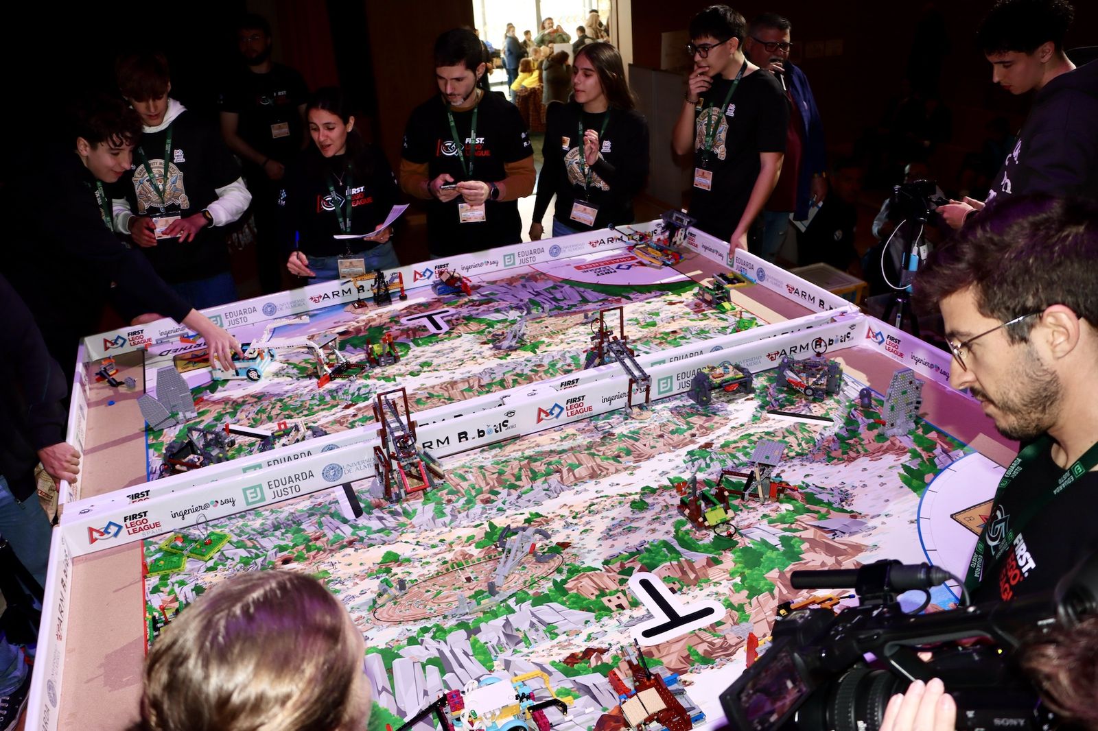 La First Lego League llenó el Paraninfo de la Universidad de Almería.