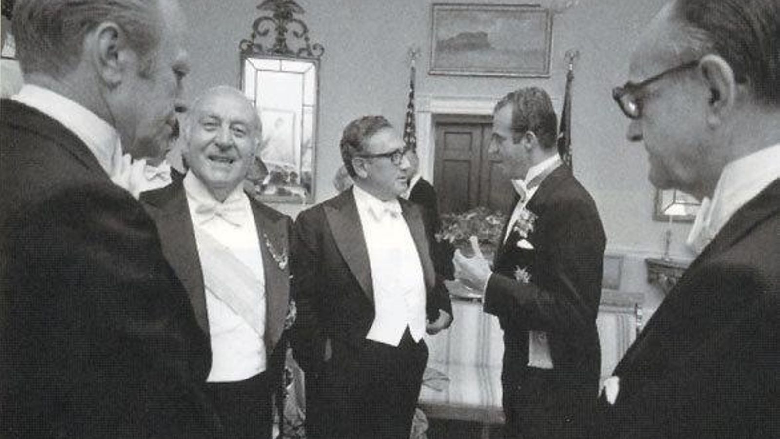 Gerald Ford, José María Areilza, Henry Kissinger y el rey Juan Carlos en el despacho oval en 1976
