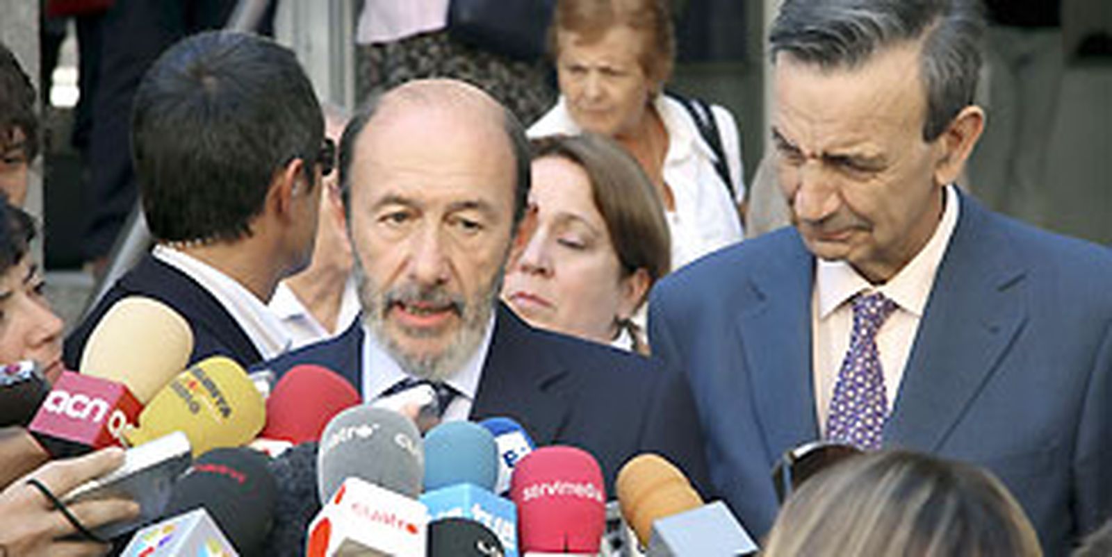 Rubalcaba admite la "posibilidad" de que algún cuerpo quede sin identificar