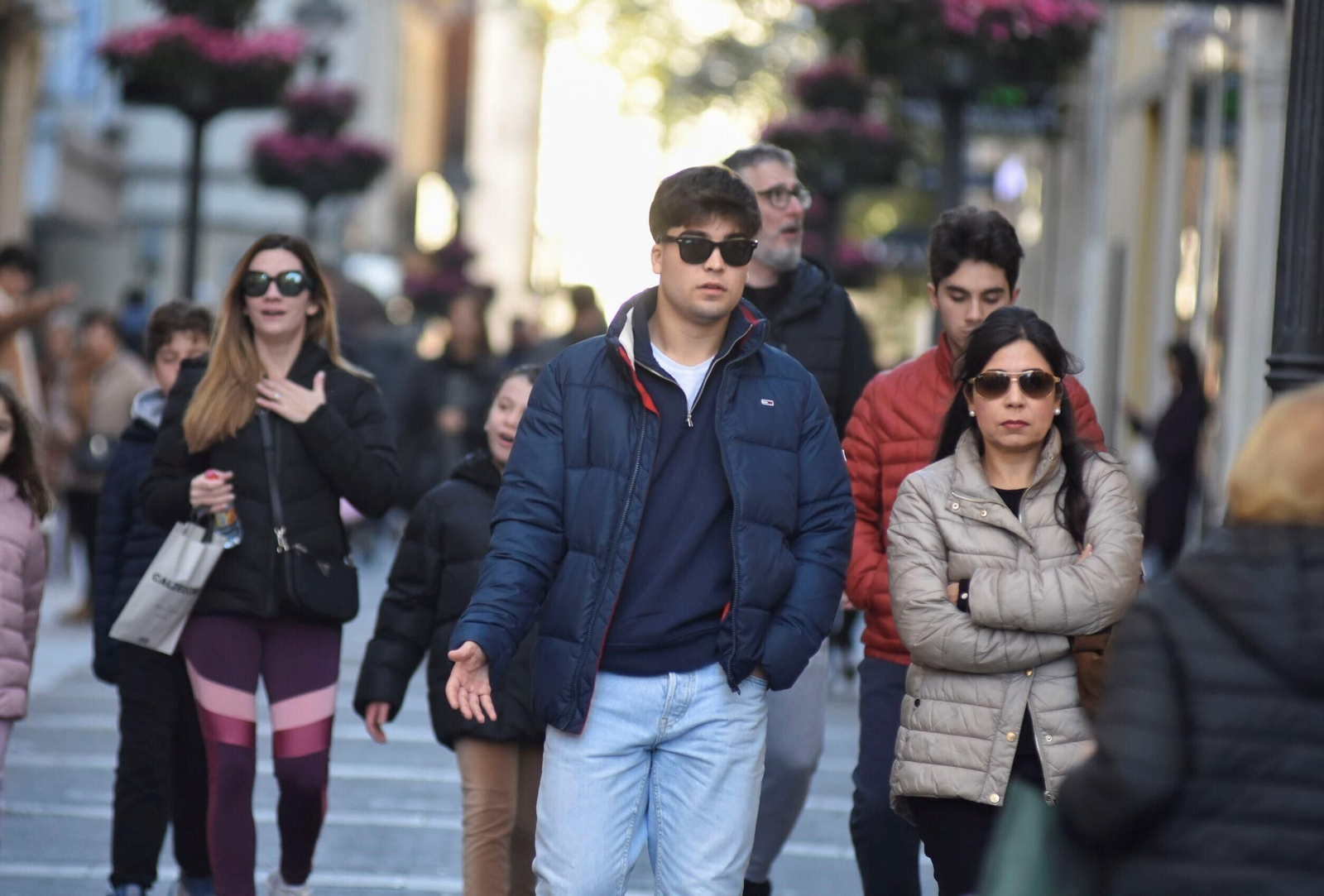 Los cordobeses ultiman las compras antes de Nochebuena, en imágenes