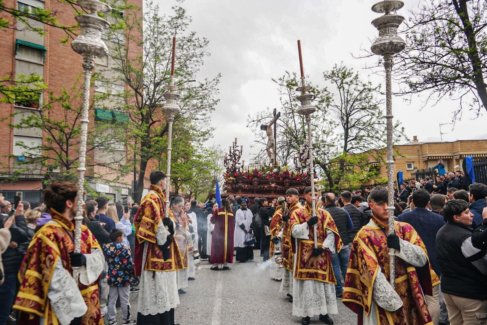 Salesianos abre las puertas a un Jueves Santo normal en Granada