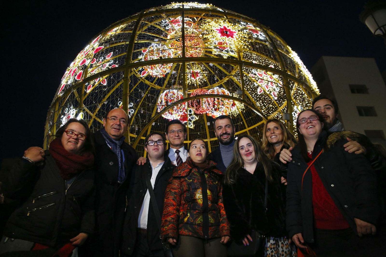 Granada se llena de luces y color con el encendido de la Navidad 2019, en imágenes
