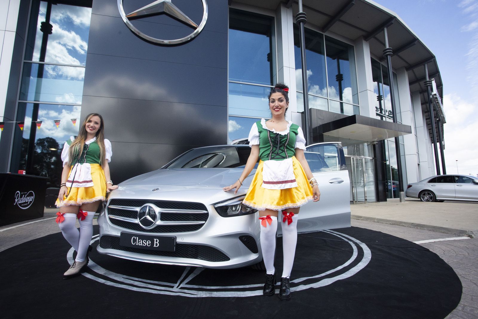 Vea las imágenes de la presentación del nuevo Mercedes Benz clase B