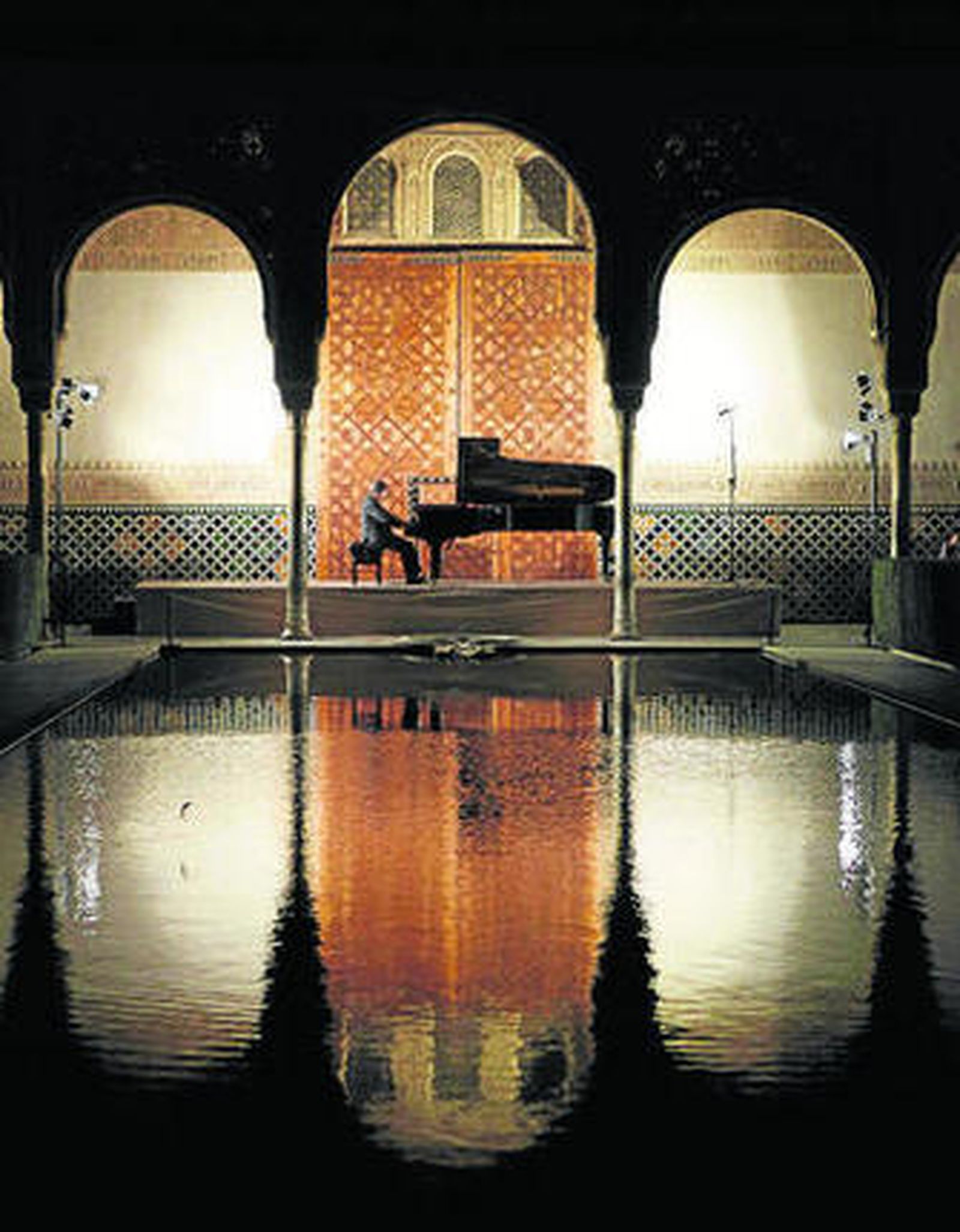 Perianes, el pasado lunes, en el patio de los Arrayanes.