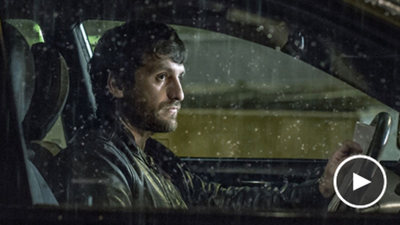 Raúkl Arévalo, en una escena de 'El aviso'.