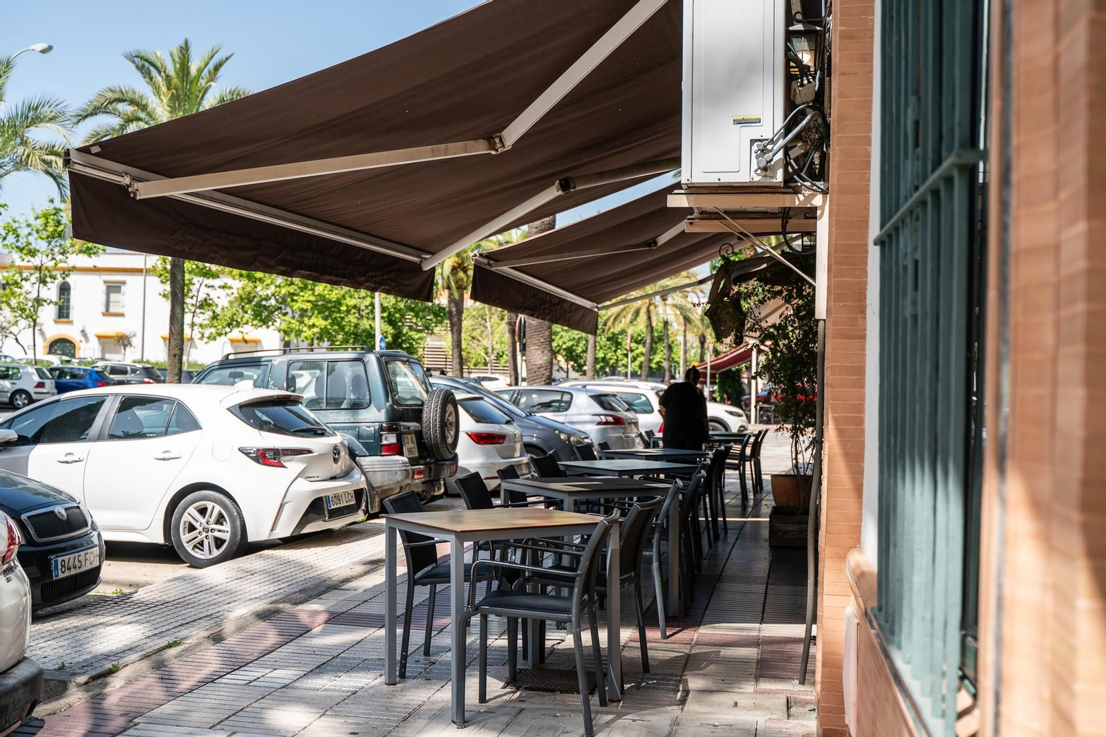 Todos los cambios que traerá la nueva ordenanza de veladores de Huelva: Horarios, aforos, toldos o sillas