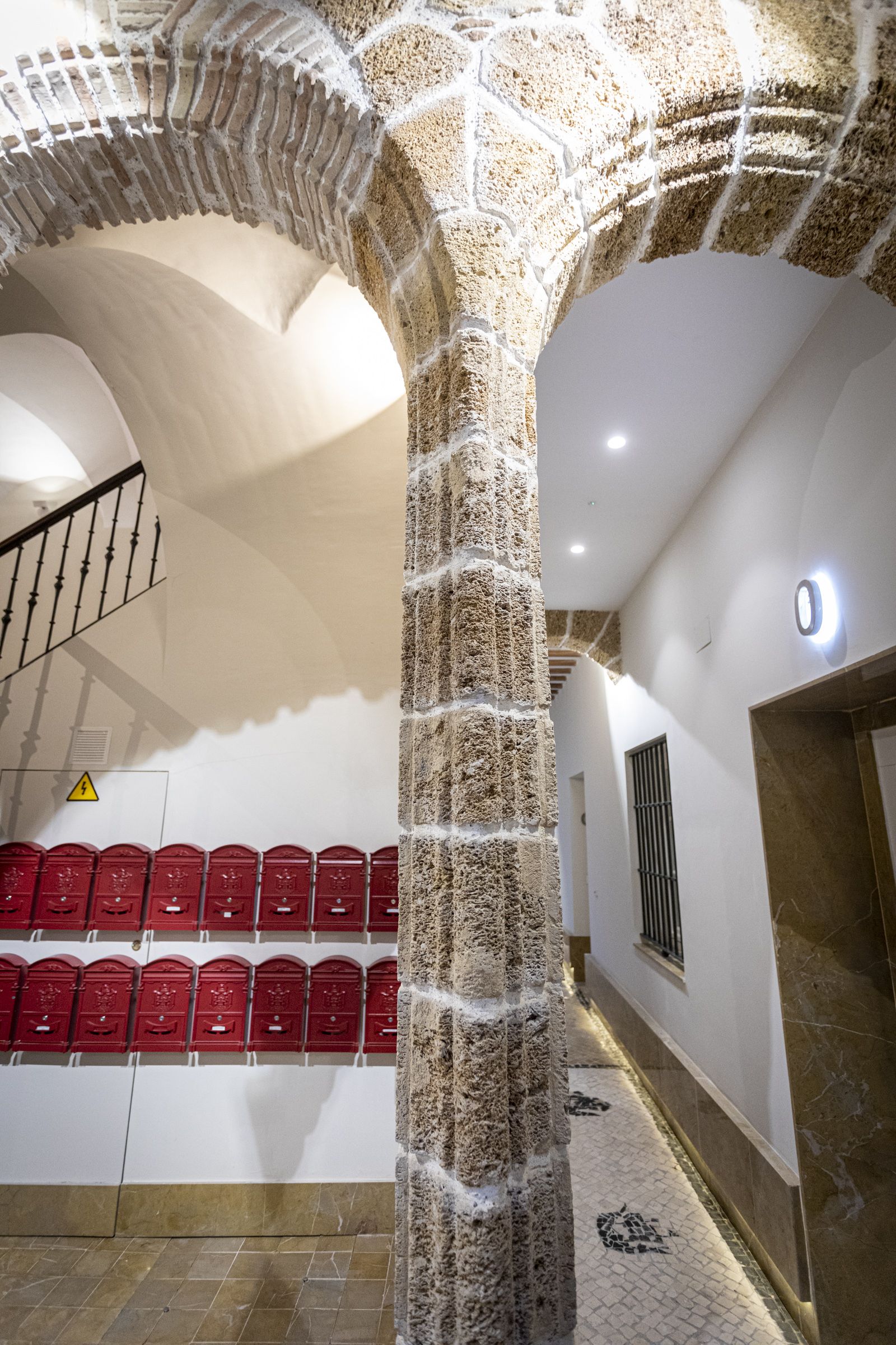 Detalles de la rehabilitación integral de finca en Conde O´Reilly esquina Costa Rica