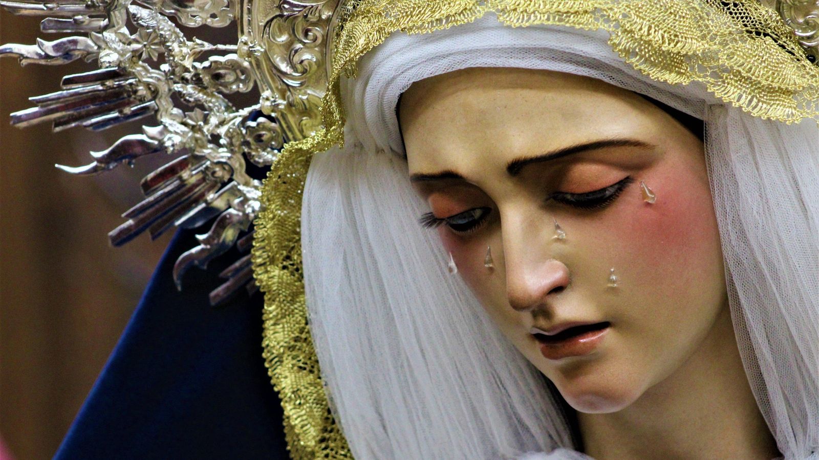 La Virgen del Amor, obra de Juan Manuel Miñarro.