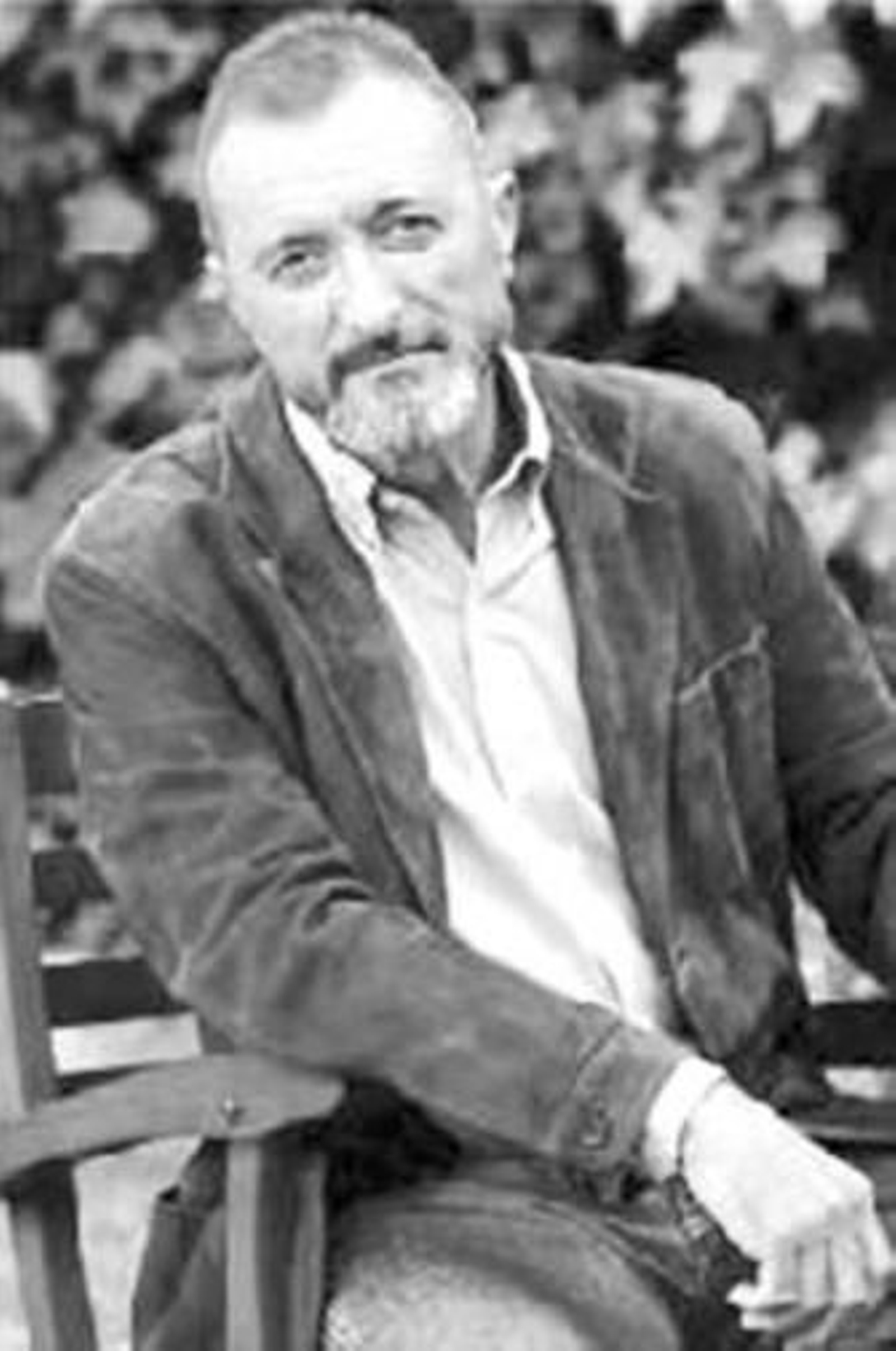 Arturo Pérez-Reverte.