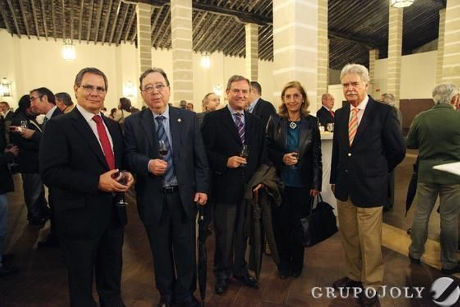 El vicepresidente de la Diputación, Bernardo Villar; el presidente de la Academia San Dionisio, Joaquín Ortiz; Juan Salido y Elena Aguilar.

Foto: Pascual · Vanesa Lobo