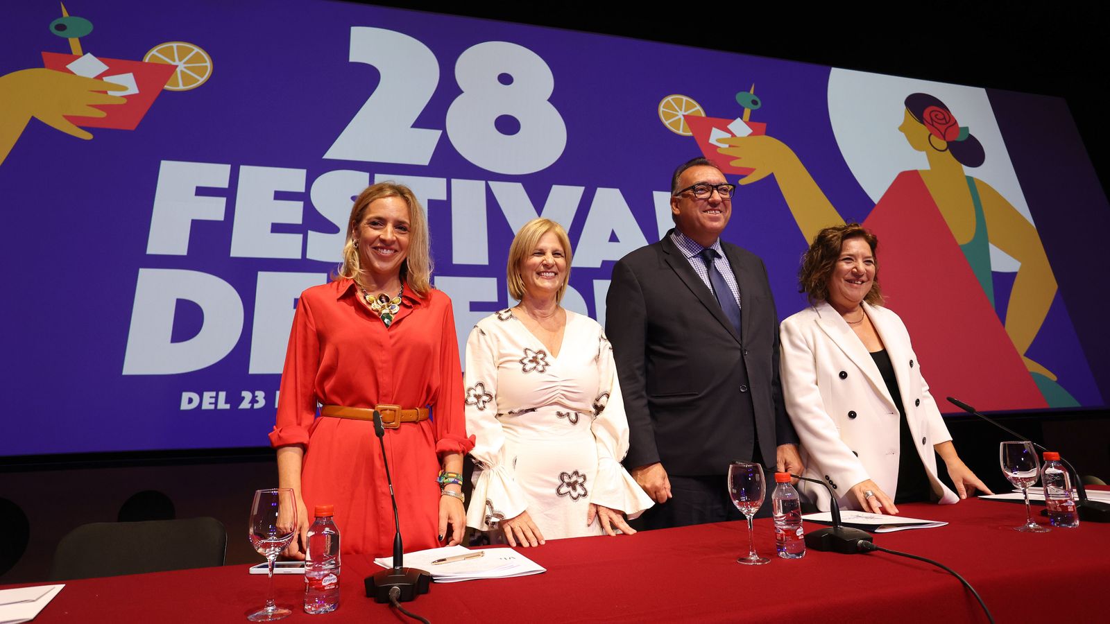 Martínez del Junco, García-Pelayo, Arturo Bernal e Isamay Benavente.