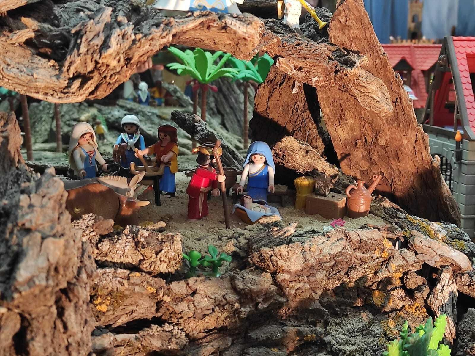 El misterio del nacimiento está ambientado con corchos naturales para darle más viveza a la escena.