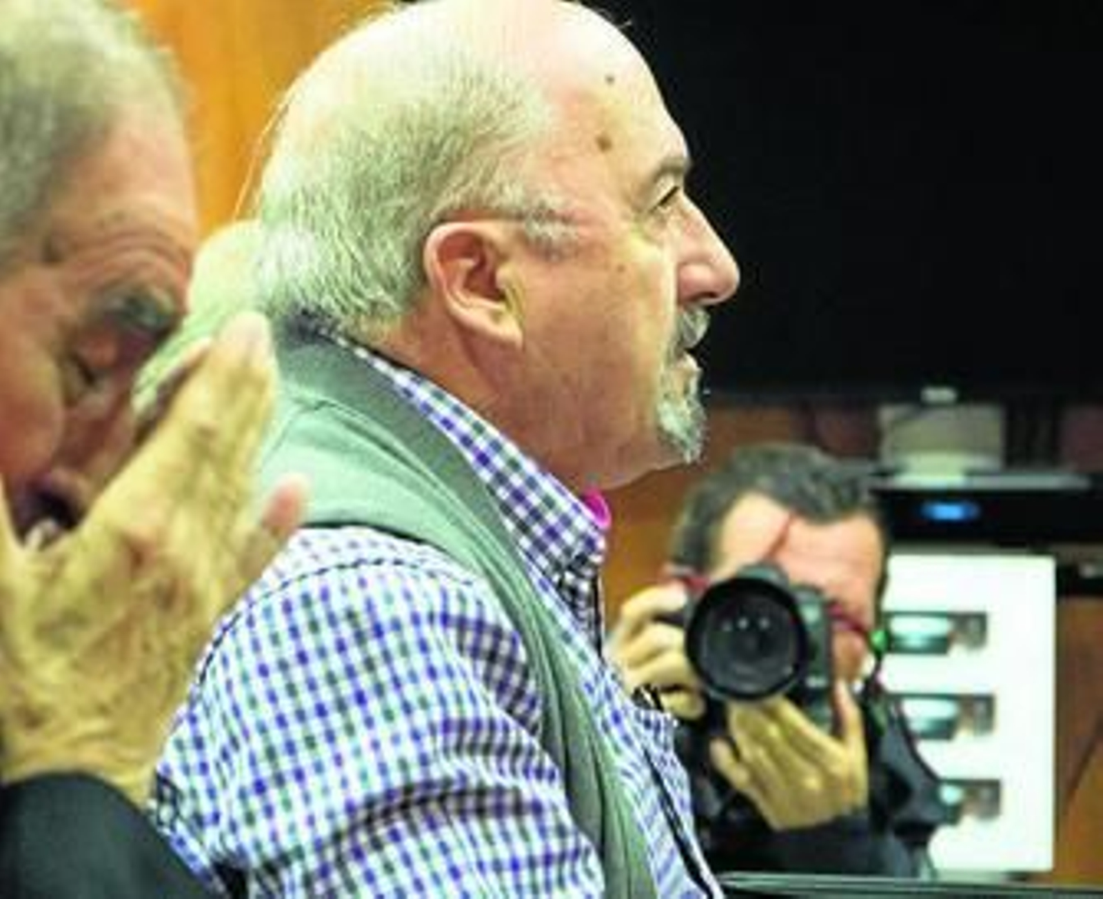 El exalcalde de Alcaucín ayer en el banquillo de los acusados.