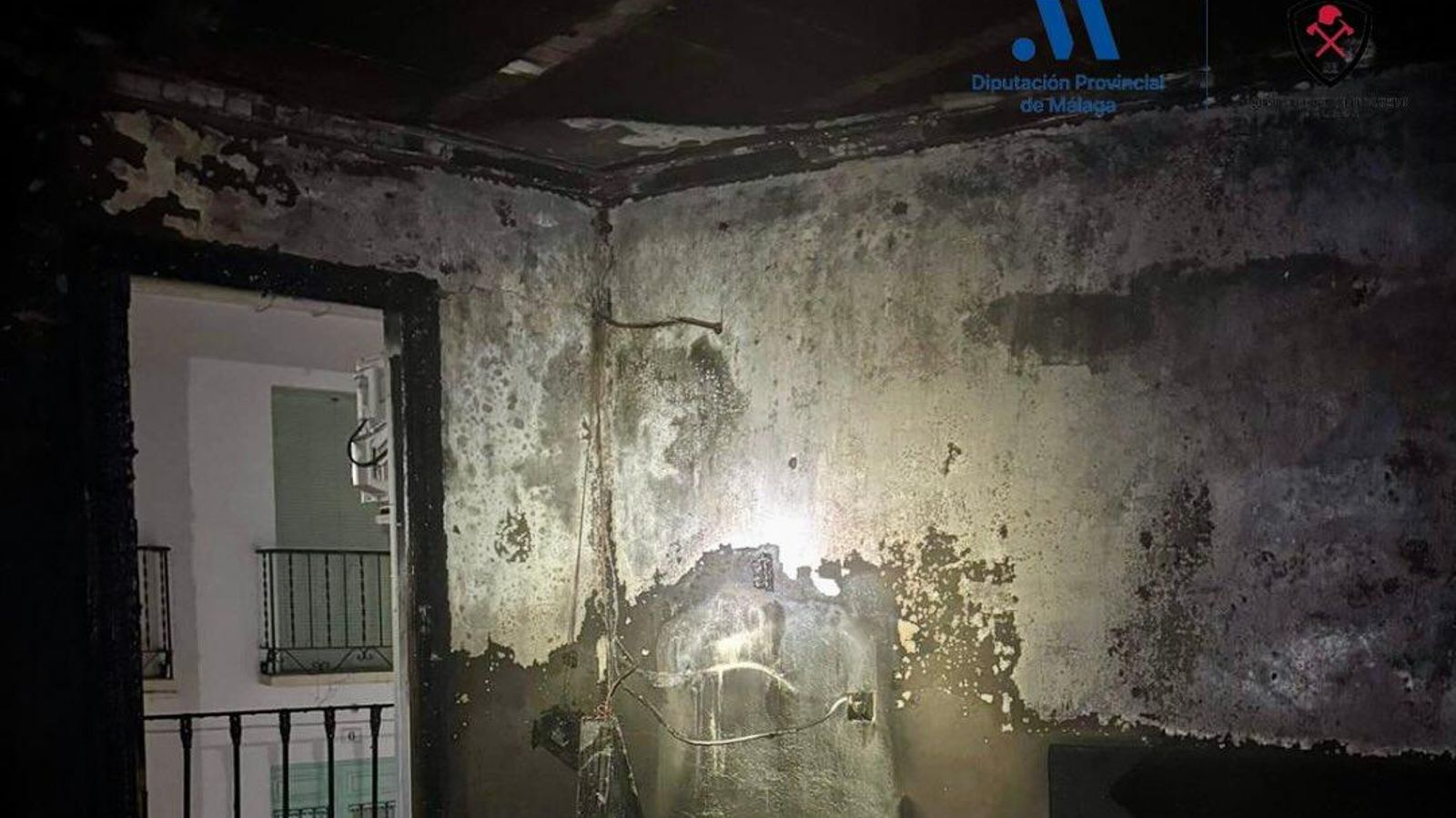 Estado en el que quedó el interior de la vivienda de Guaro Estado en el que quedó el interior de la vivienda de Guaro