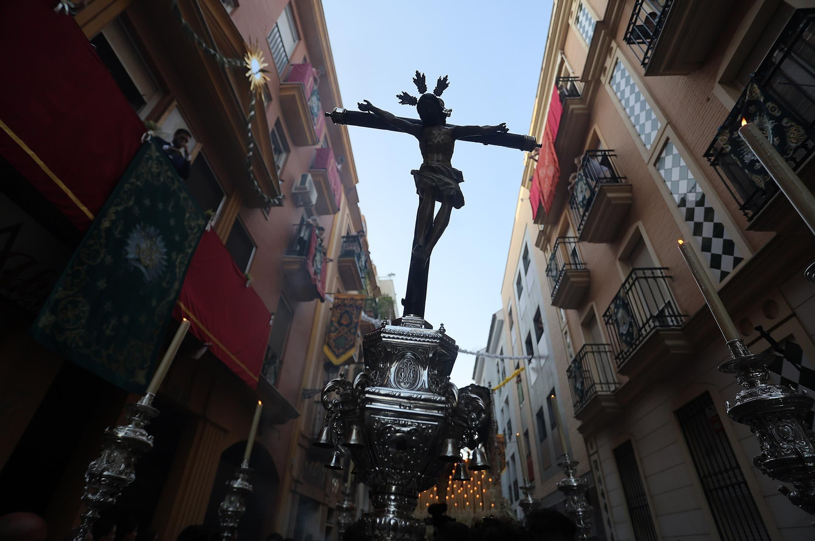 Imágenes de la procesión extraordinaria de la Virgen de la Esperanza por las calles de Huelva