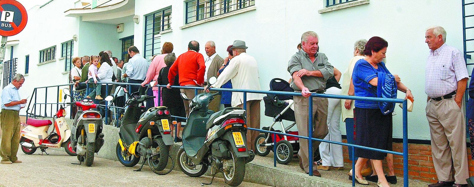 Colas en el centro de salud de Las Delicias en una imagen de archivo.