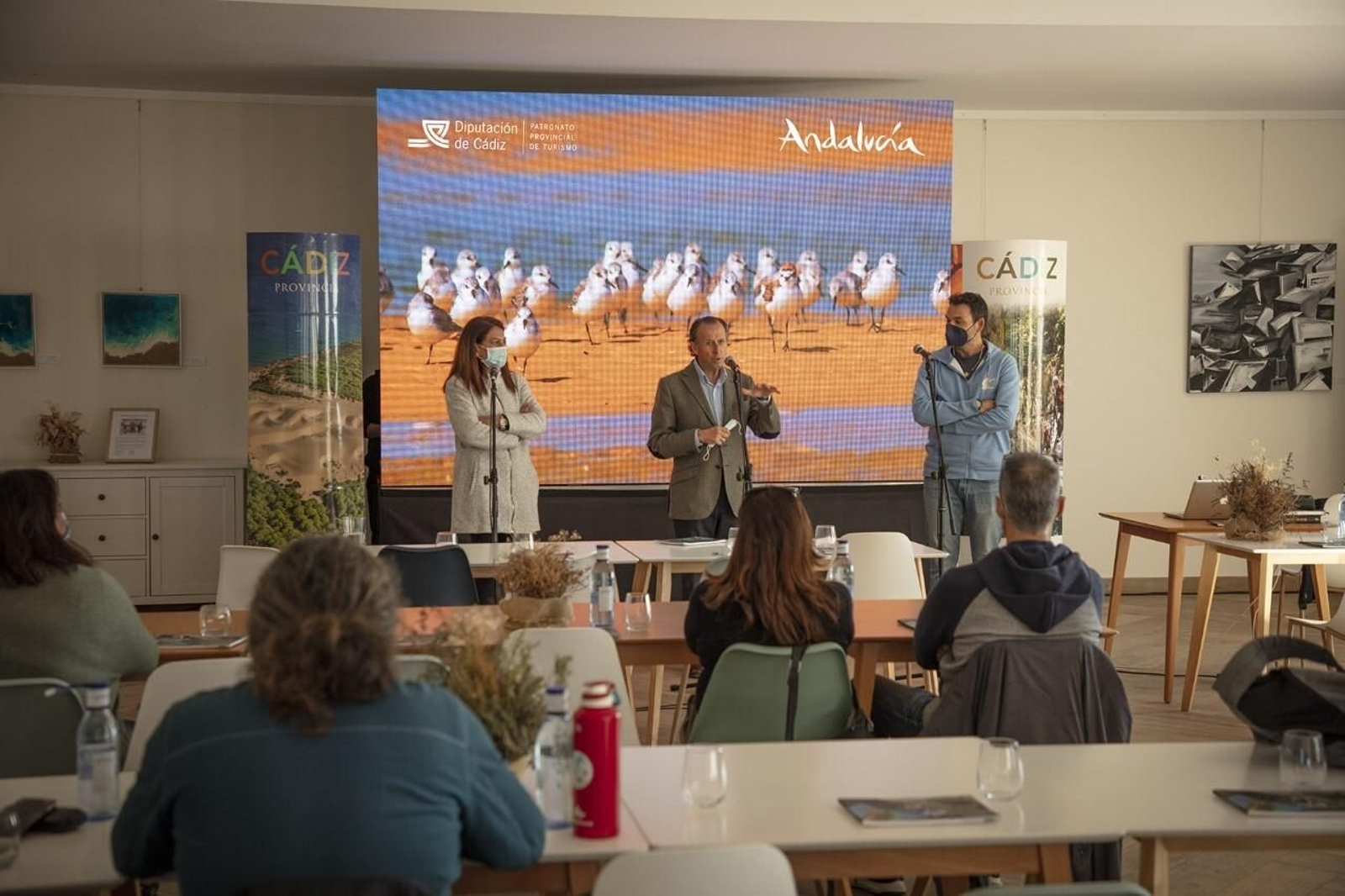 María Jesús Herencia y José María Román en la inauguración de los cursos.
