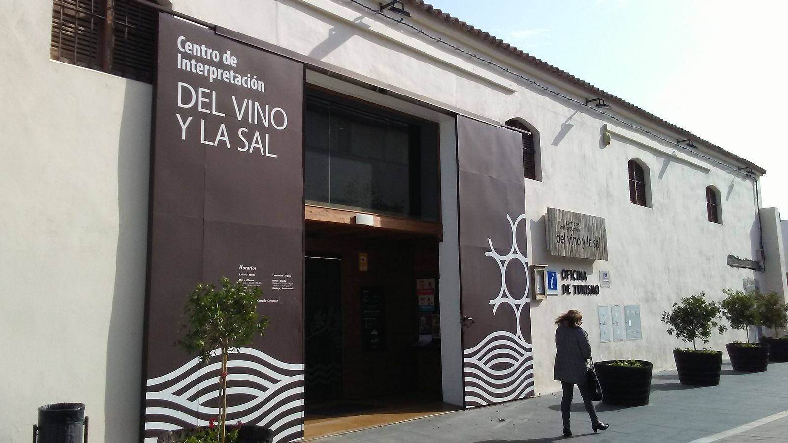 El Centro de Interpretación del Vino y la Sal.