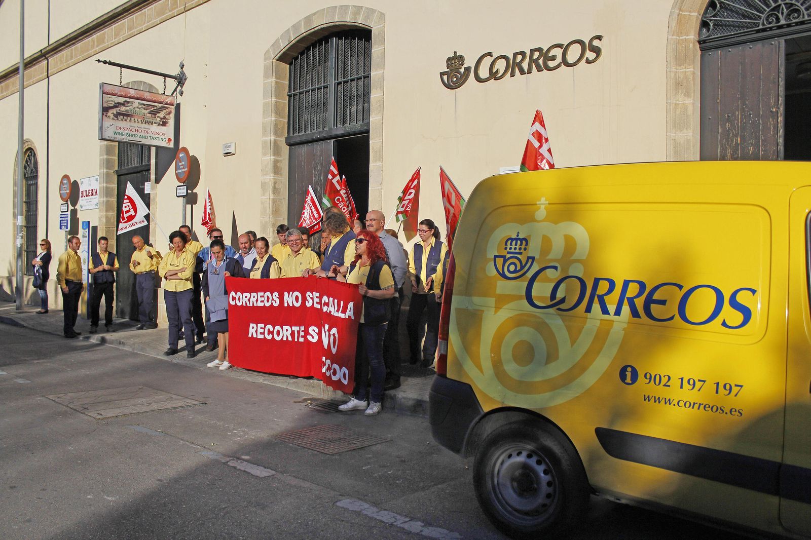 Una de las últimas protestas de trabajadores de Correos en Jerez.