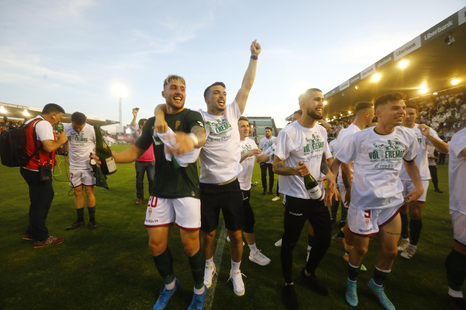 Las imágenes de la fiesta del ascenso del Córdoba CF en Mérida