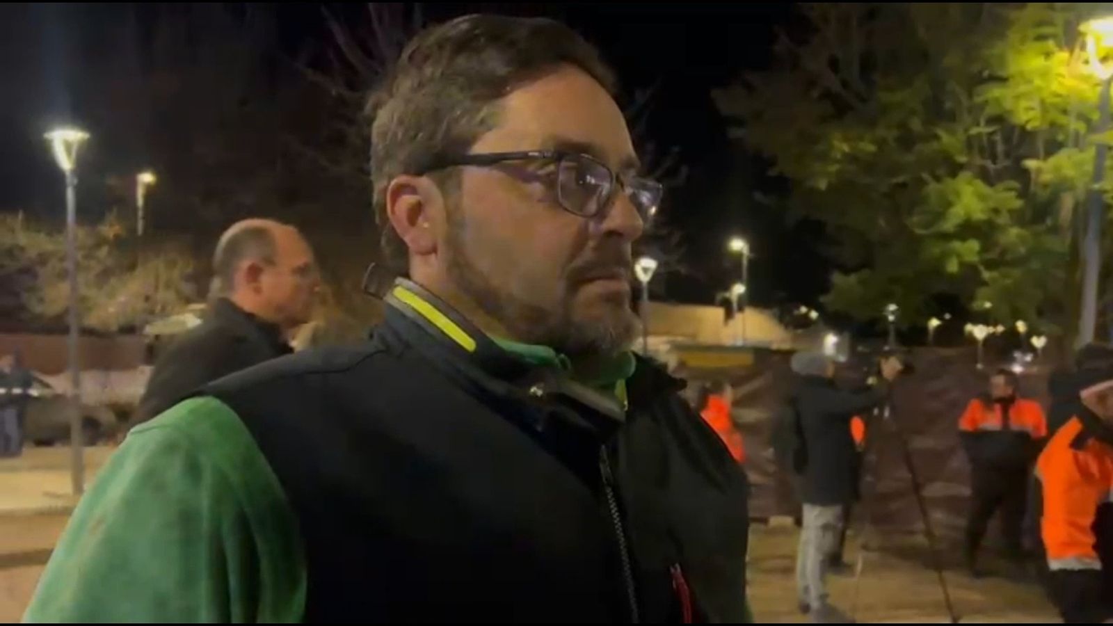 Los vecinos de Adamuz se vuelcan las víctimas del descarrilamiento: "Te quitas el pijama y sales corriendo a echar una mano"