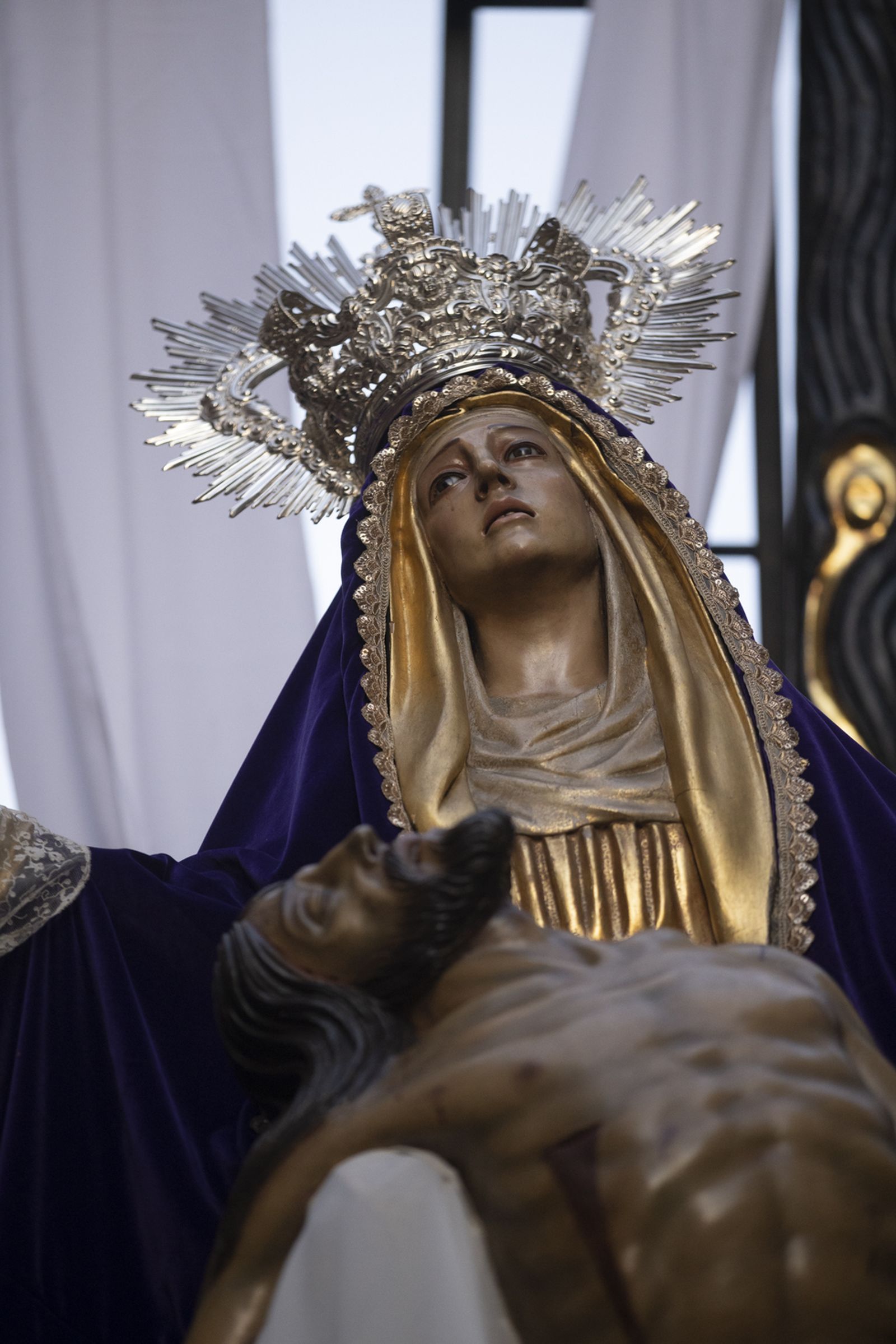 La Hermandad del Santo Entierro de la Semana Santa de Huelva 2023, en imágenes