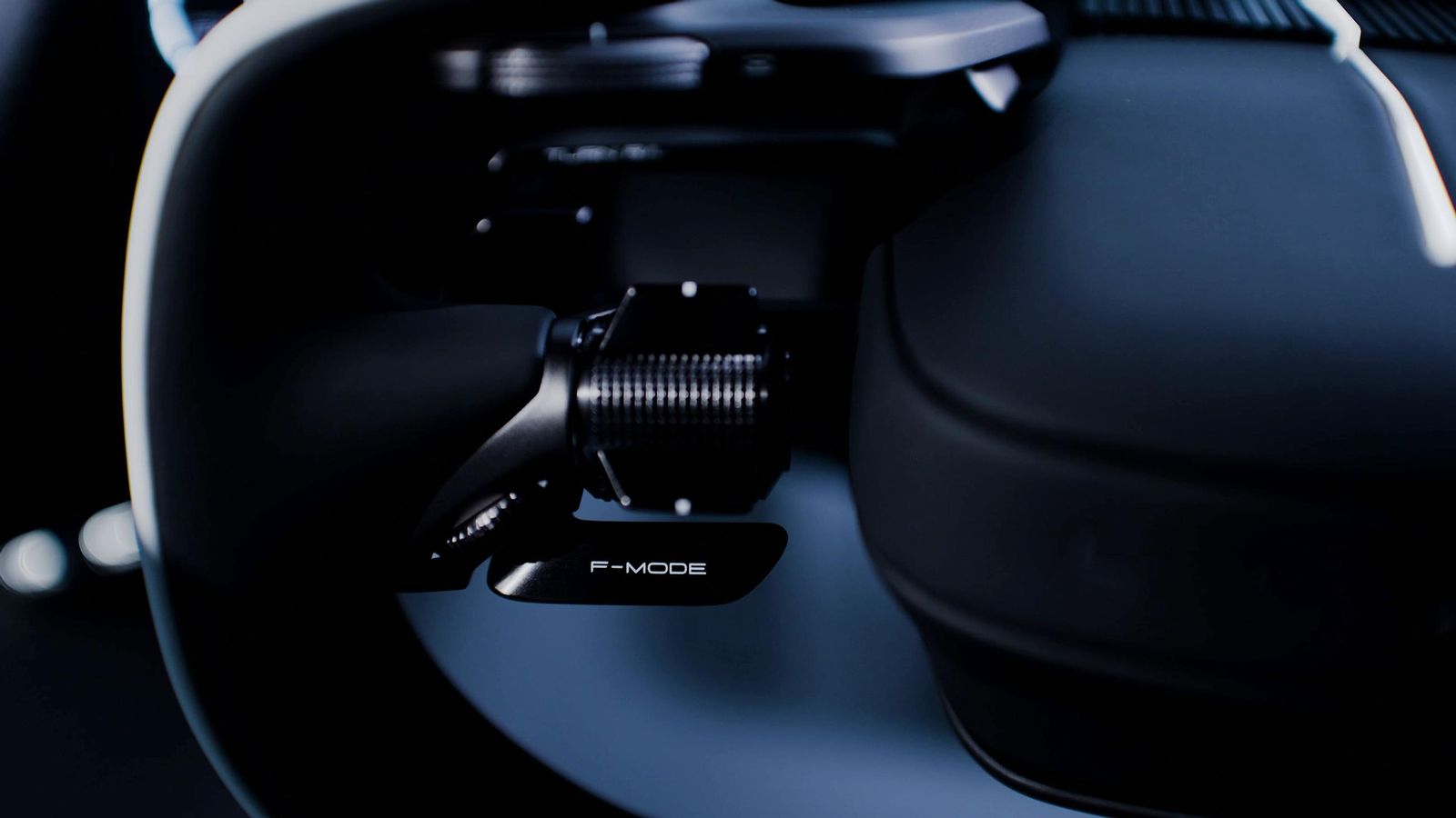 Esta palanca podría esconder el modo de funcionamiento en el que los motores eléctricos del LFA de producción lleven hasta el suelo todo su potencial.