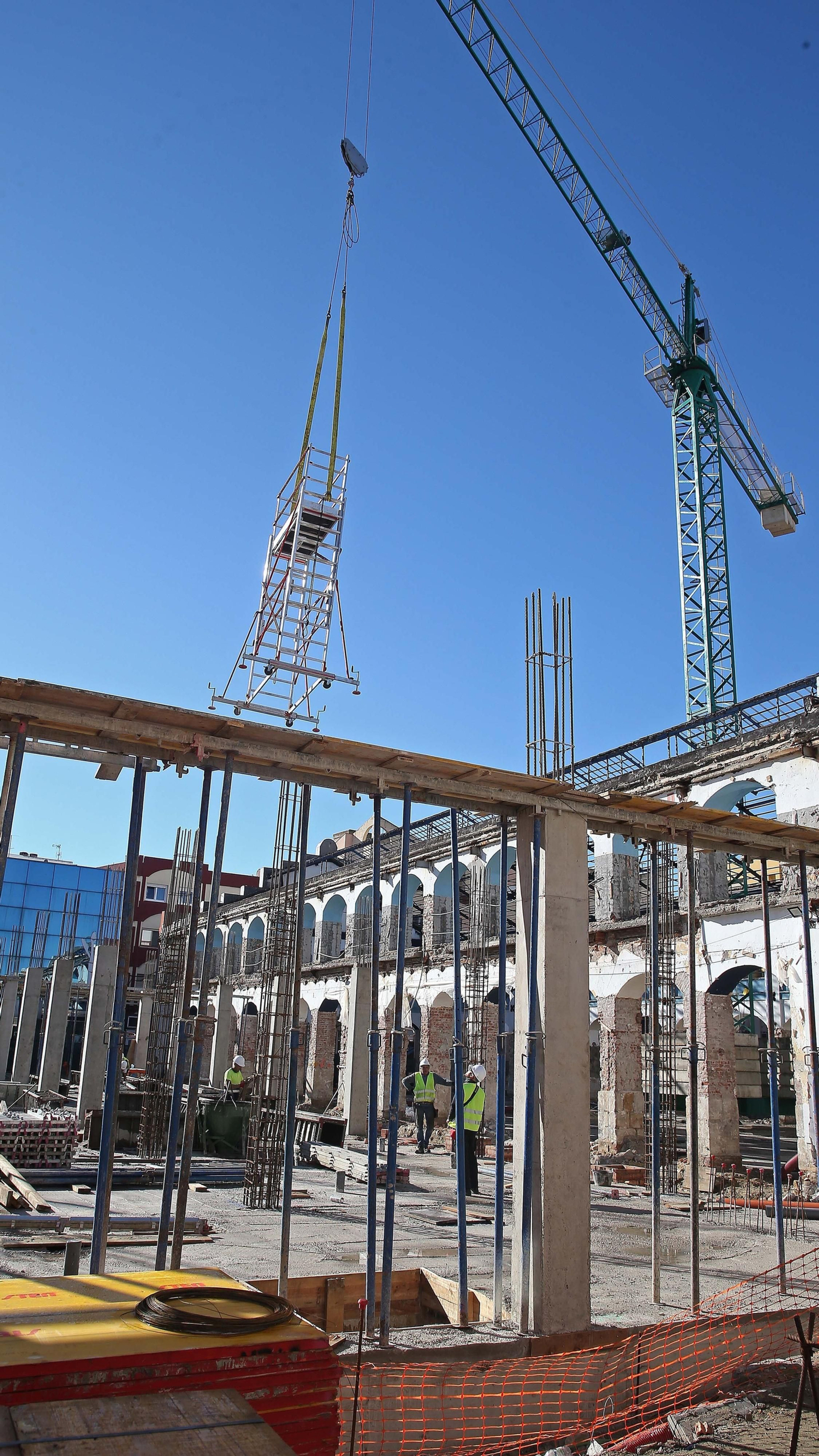 Fotos de las obras del mercado de La Línea