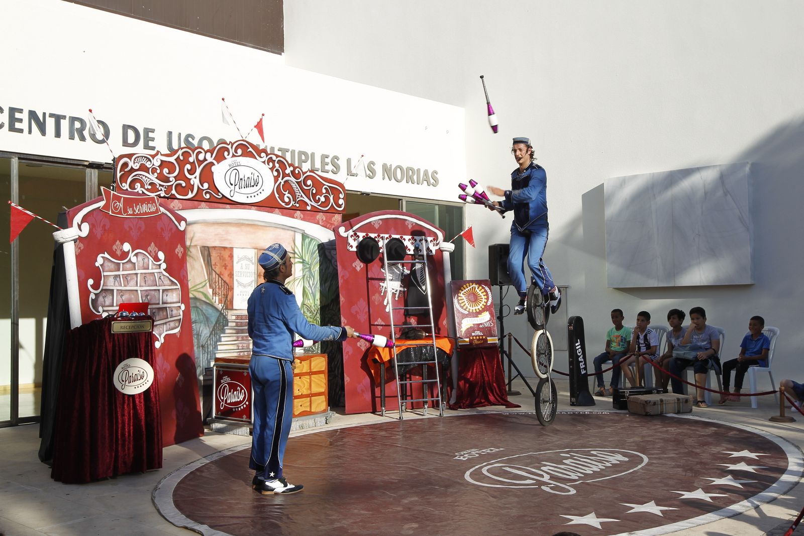 Fotogalería Festival de Teatro de El Ejido. Obra "A Su Servicio". Las Norias
