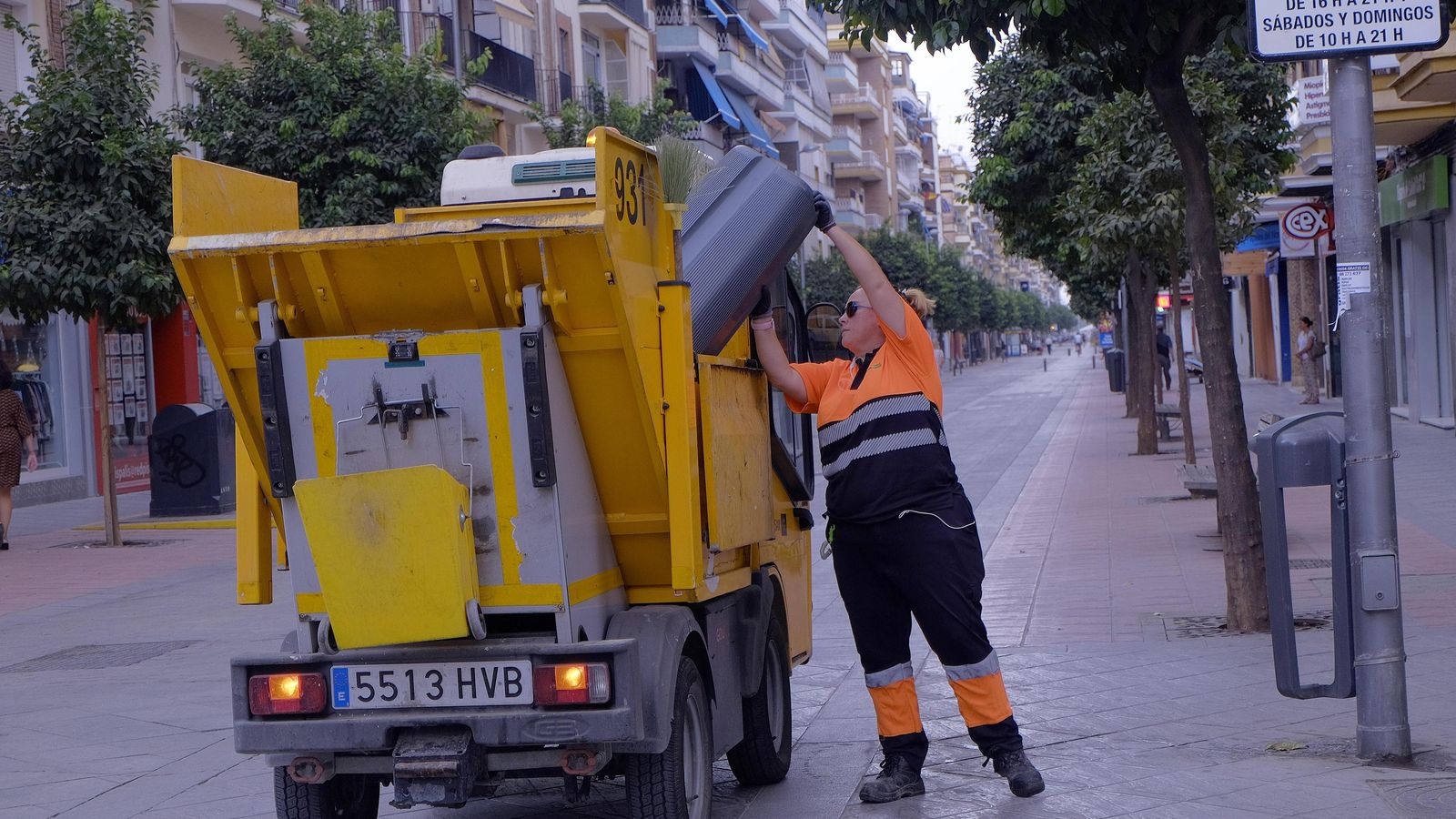 Un equipo de 42 vehículos y 64 trabajadores se encargarán de velar por la limpieza de dicho evento.