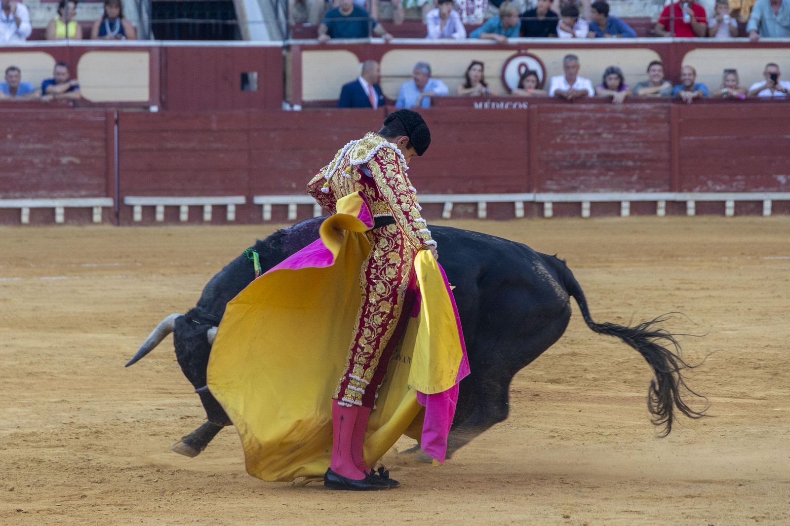 Las imágenes de la corrida de toros en El Puerto: puerta grande para Talavante