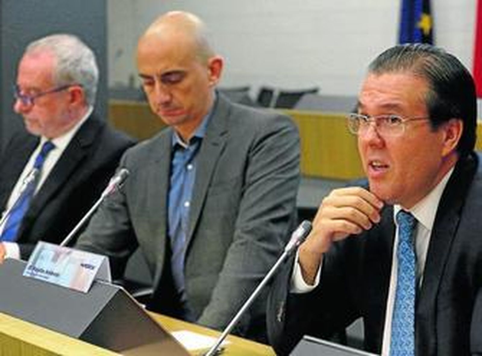 Participantes en la mesa redonda del VI Foro de la Distribución Farmacéutica.