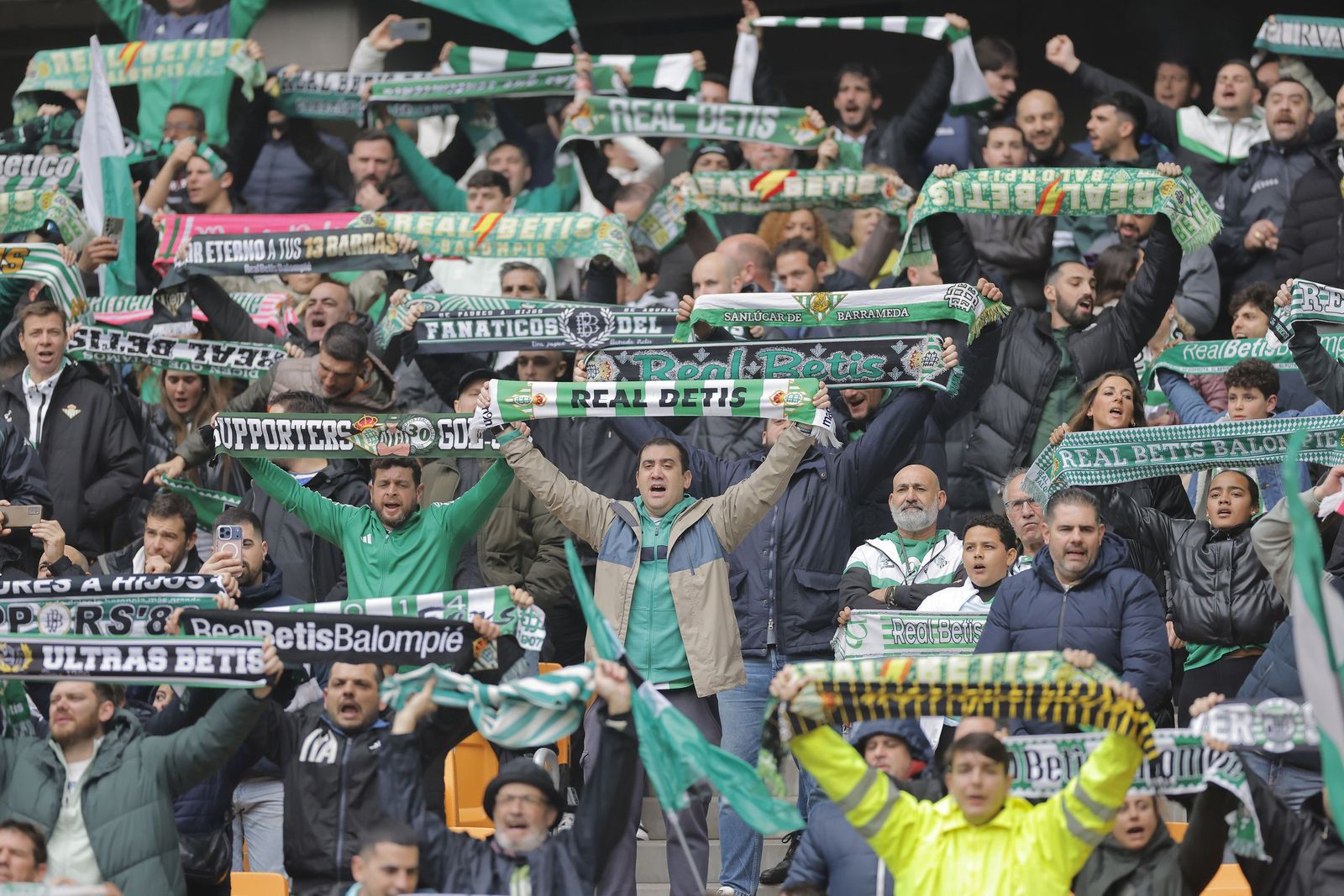 Búscate en las fotos del Betis - Valencia