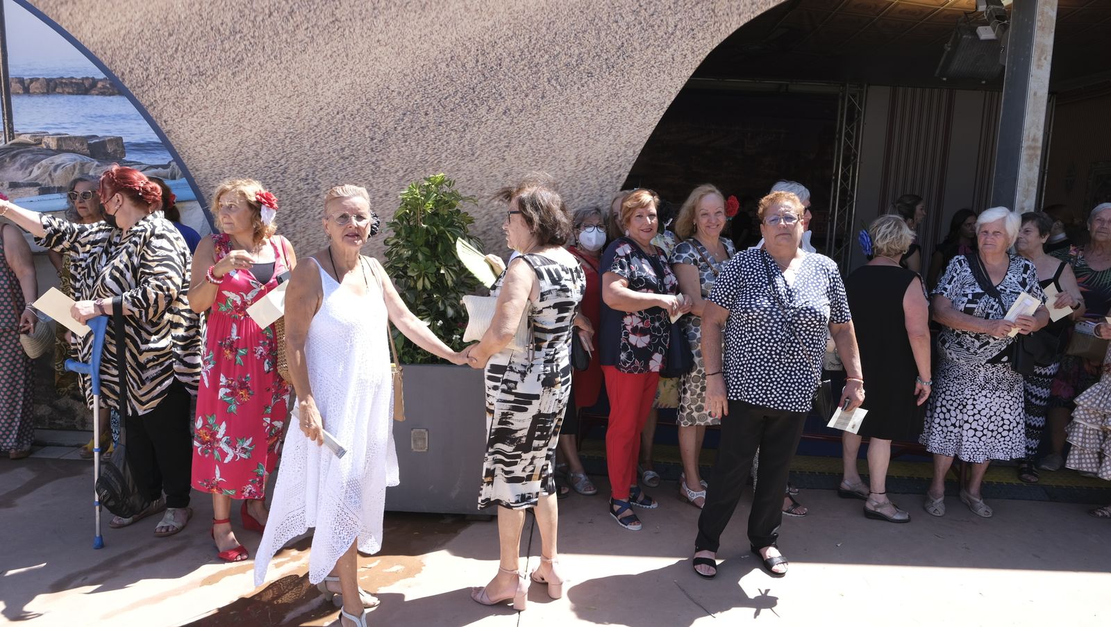 Imágenes de la comida homenaje a los mayores en la Caseta Municipal de la Feria de Almería 2022