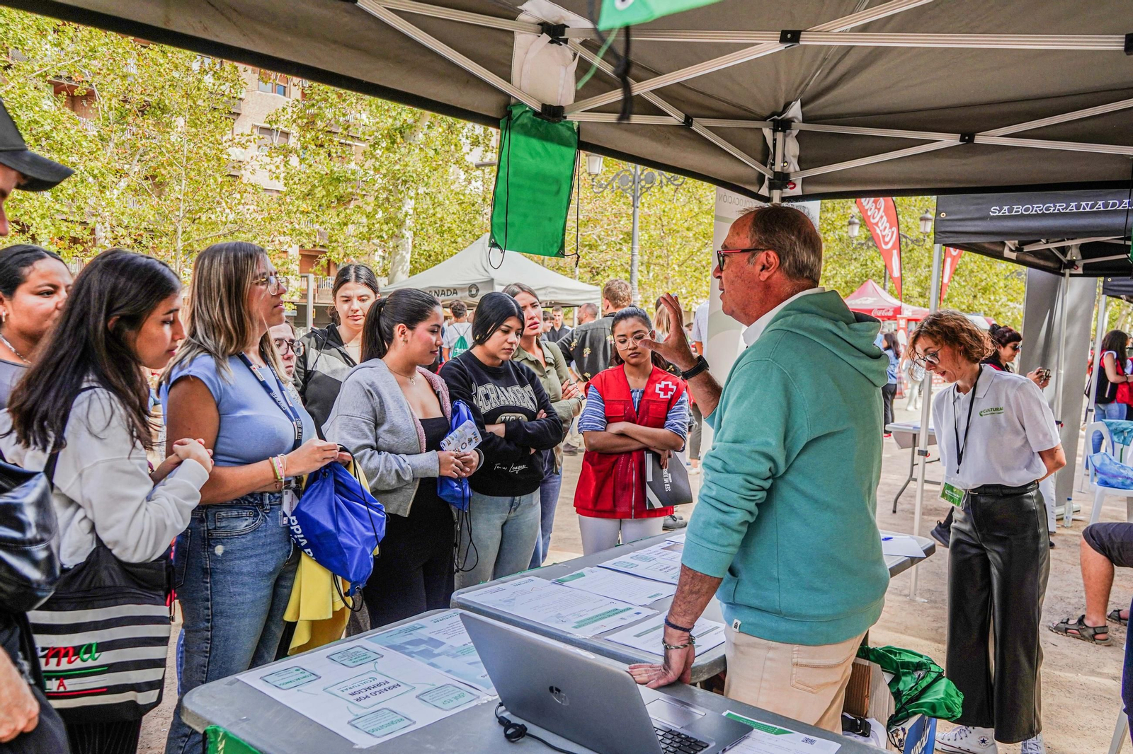 Así ha vivido Granada el Día de la Banderita de Cruz Roja: todas las imágenes