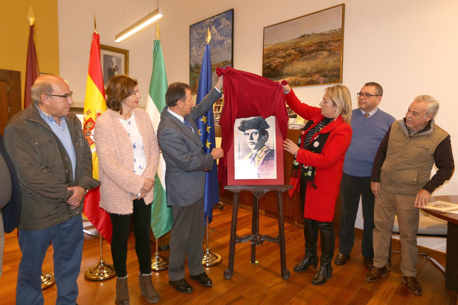 Momento de la presentación del cartel conmemorativo de la efeméride, ayer en Alcaldía.