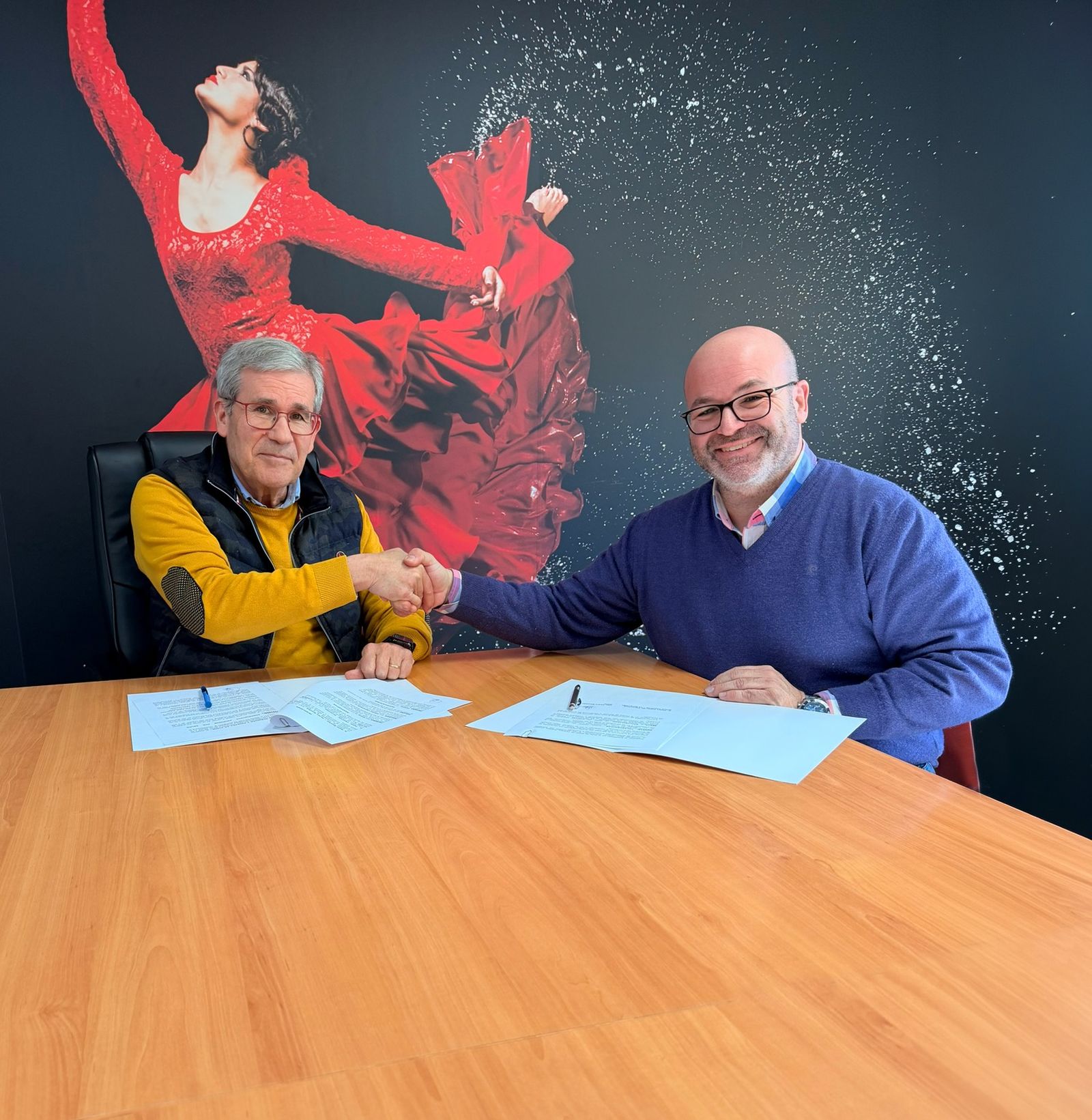 Grupo Caparrós y ASHAL renuevan su convenio de colaboración.